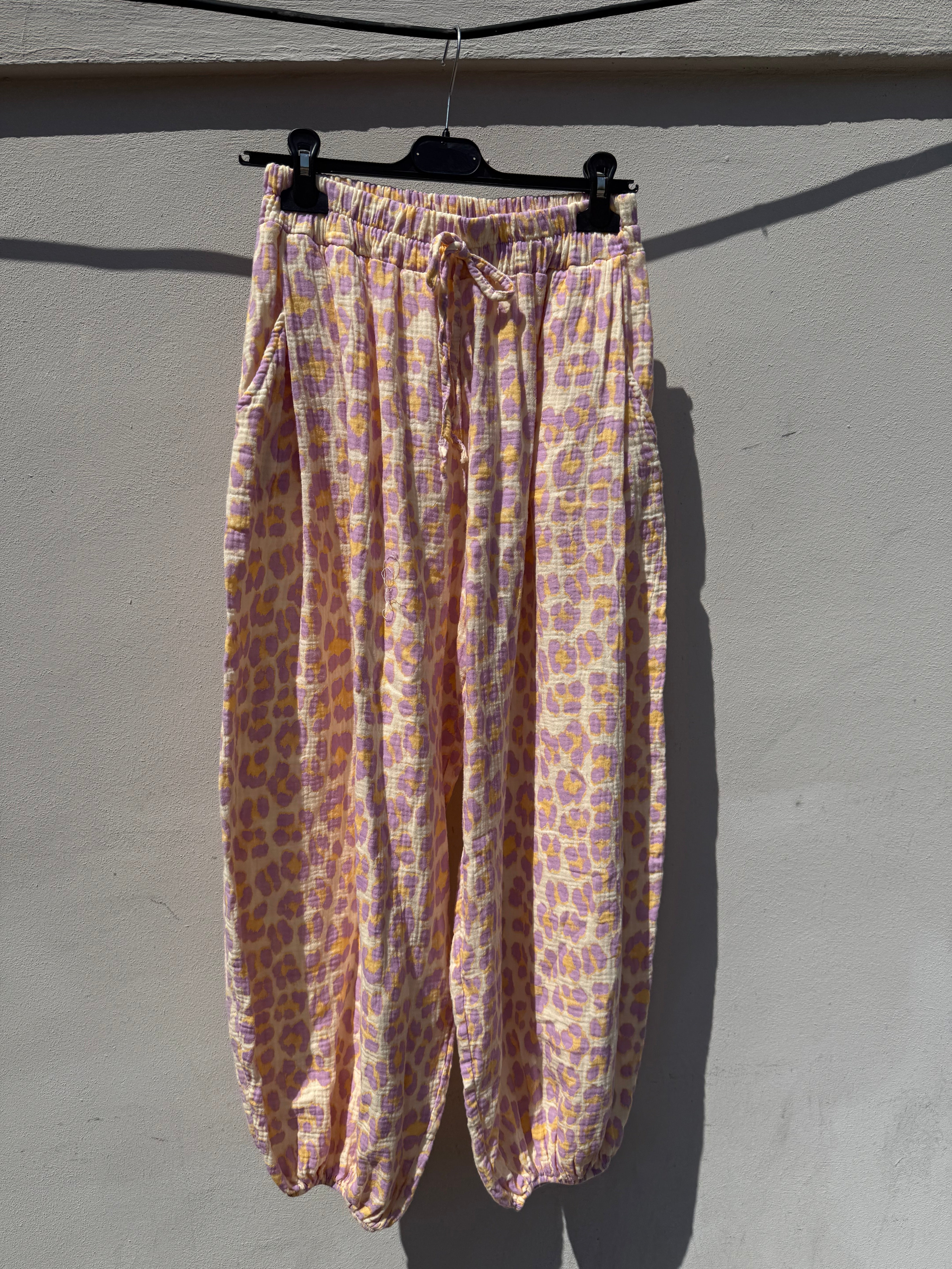 Hose Musselin