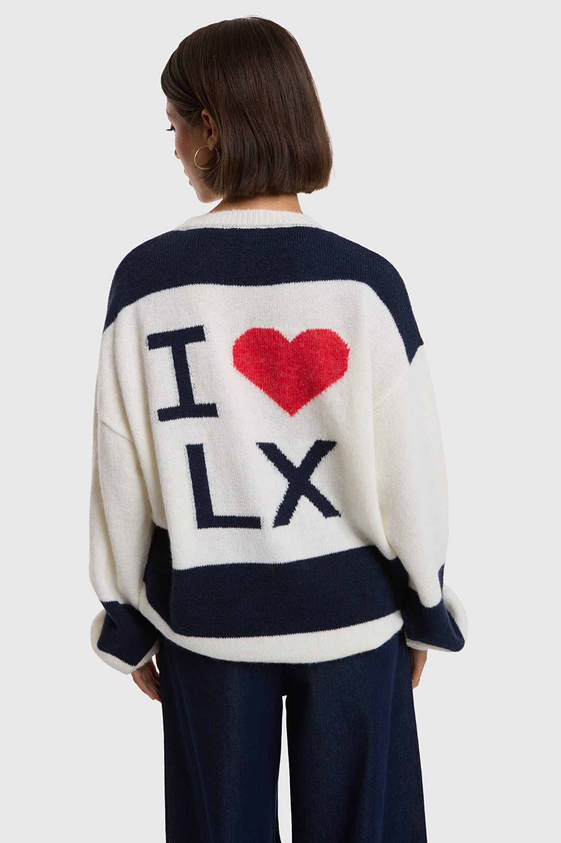ALIX The Label Striped Pullover in Creme – Vorderansicht
