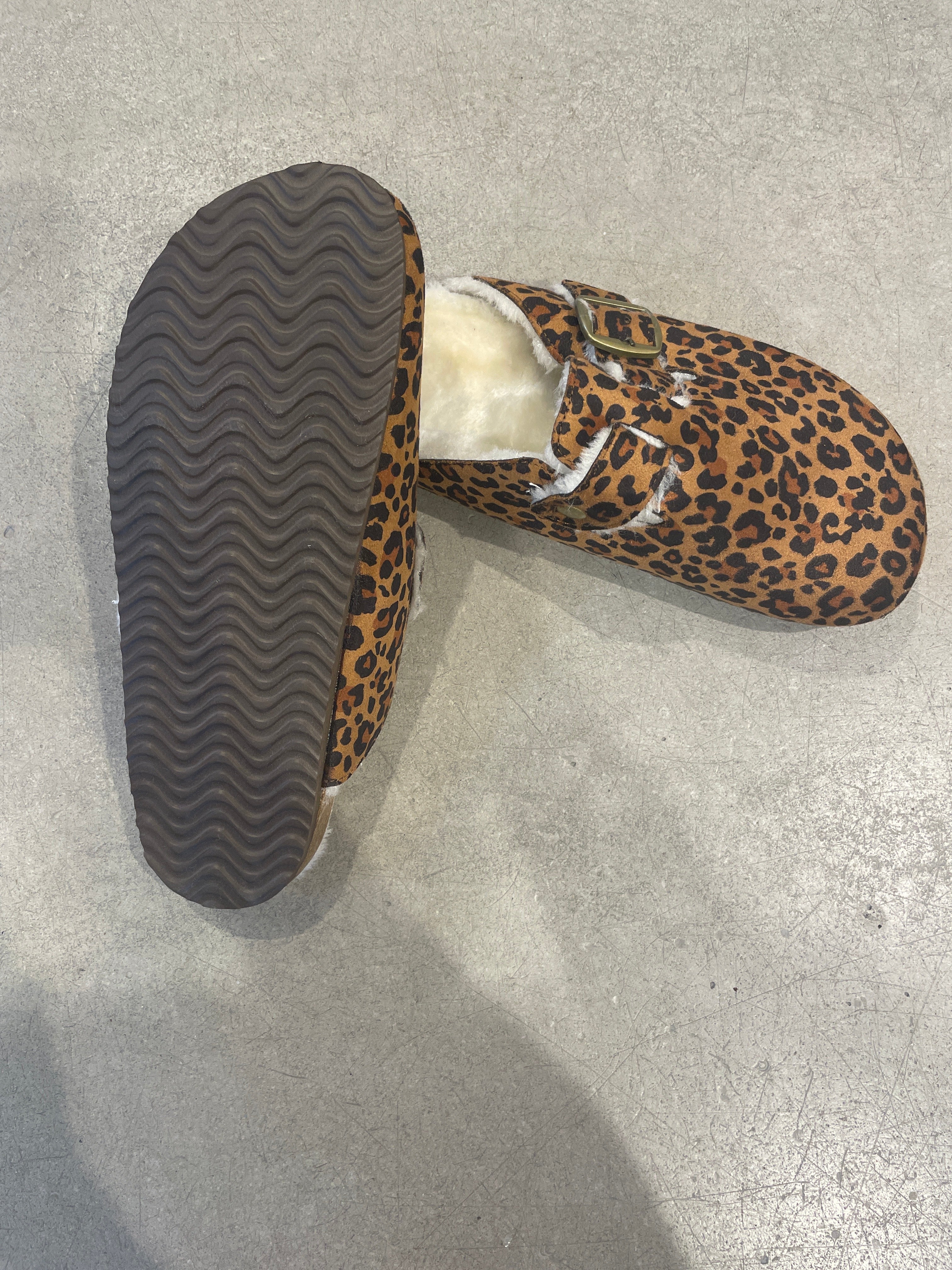 Schuhe Schlappen Leo