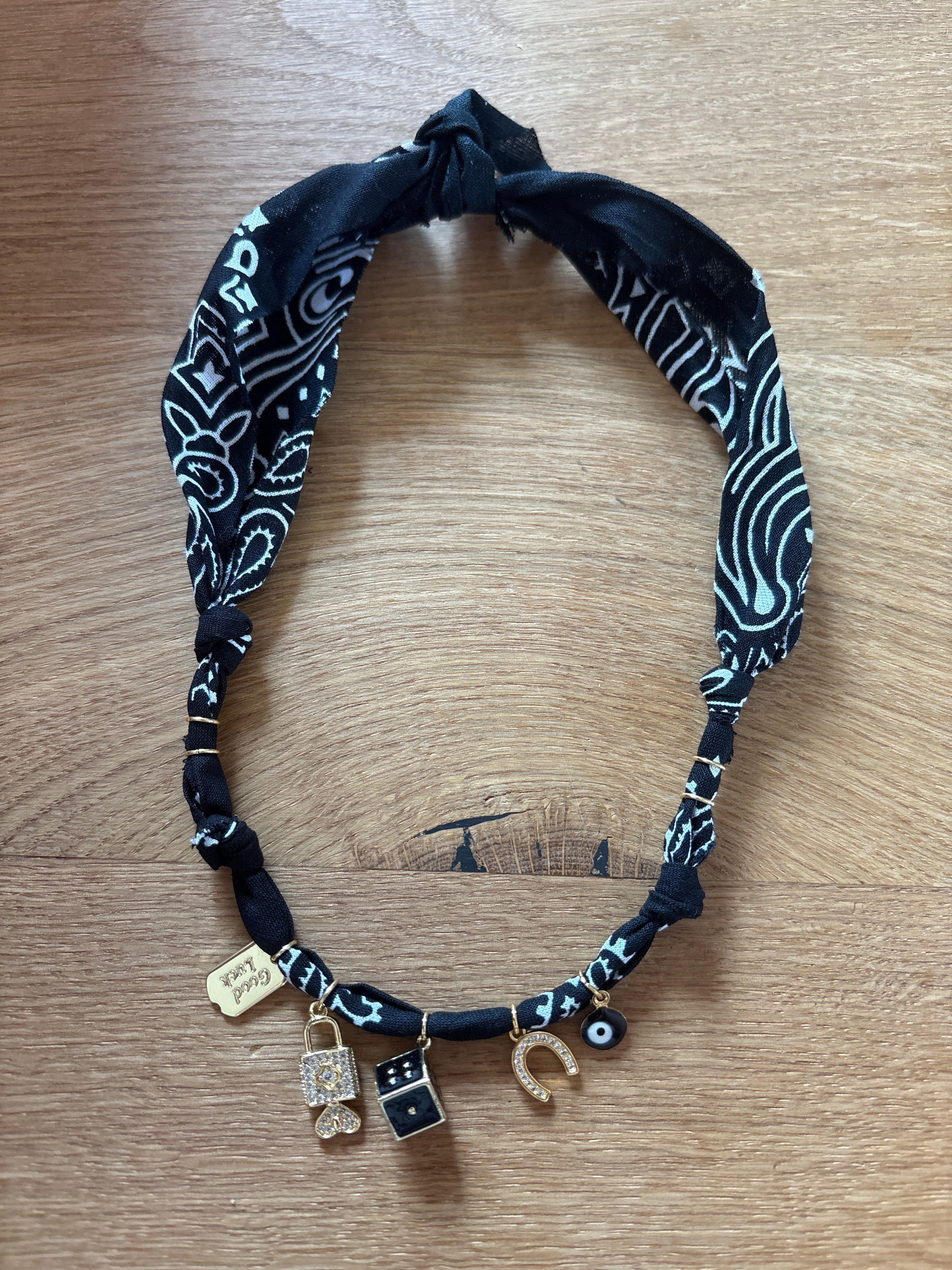 Kette Bandana black