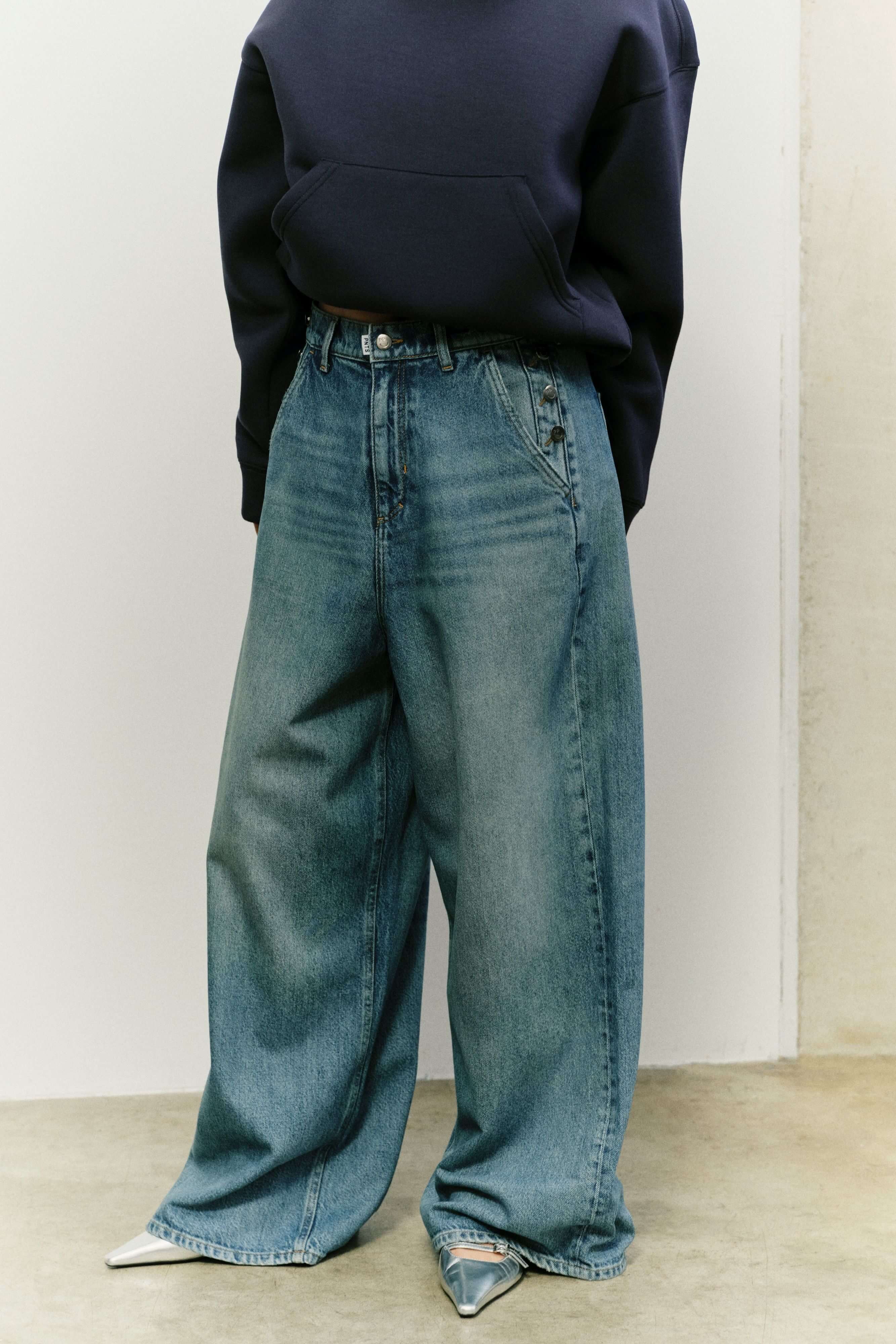 22_OVER THE TOP BUTTONS