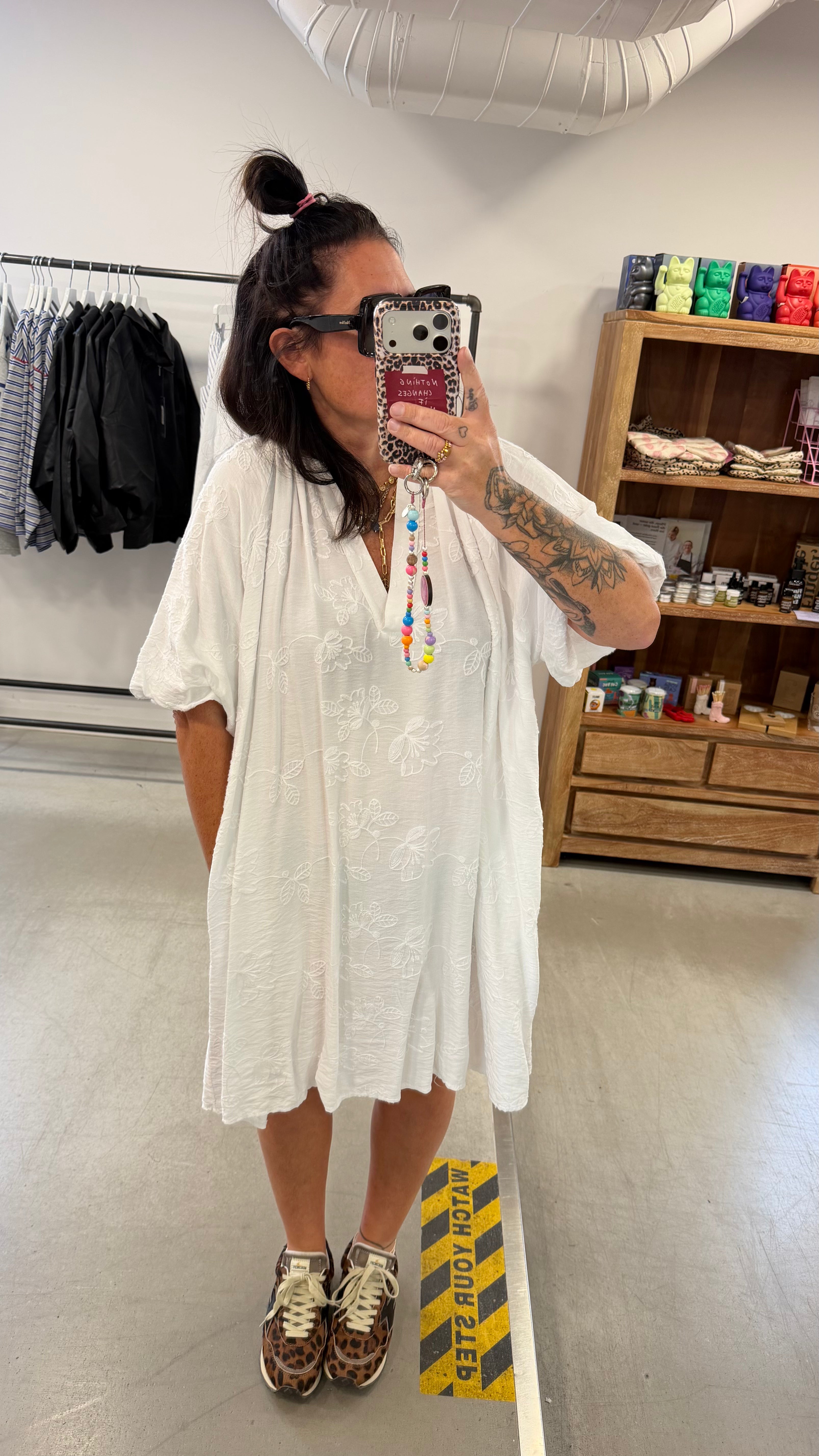 Kleid White