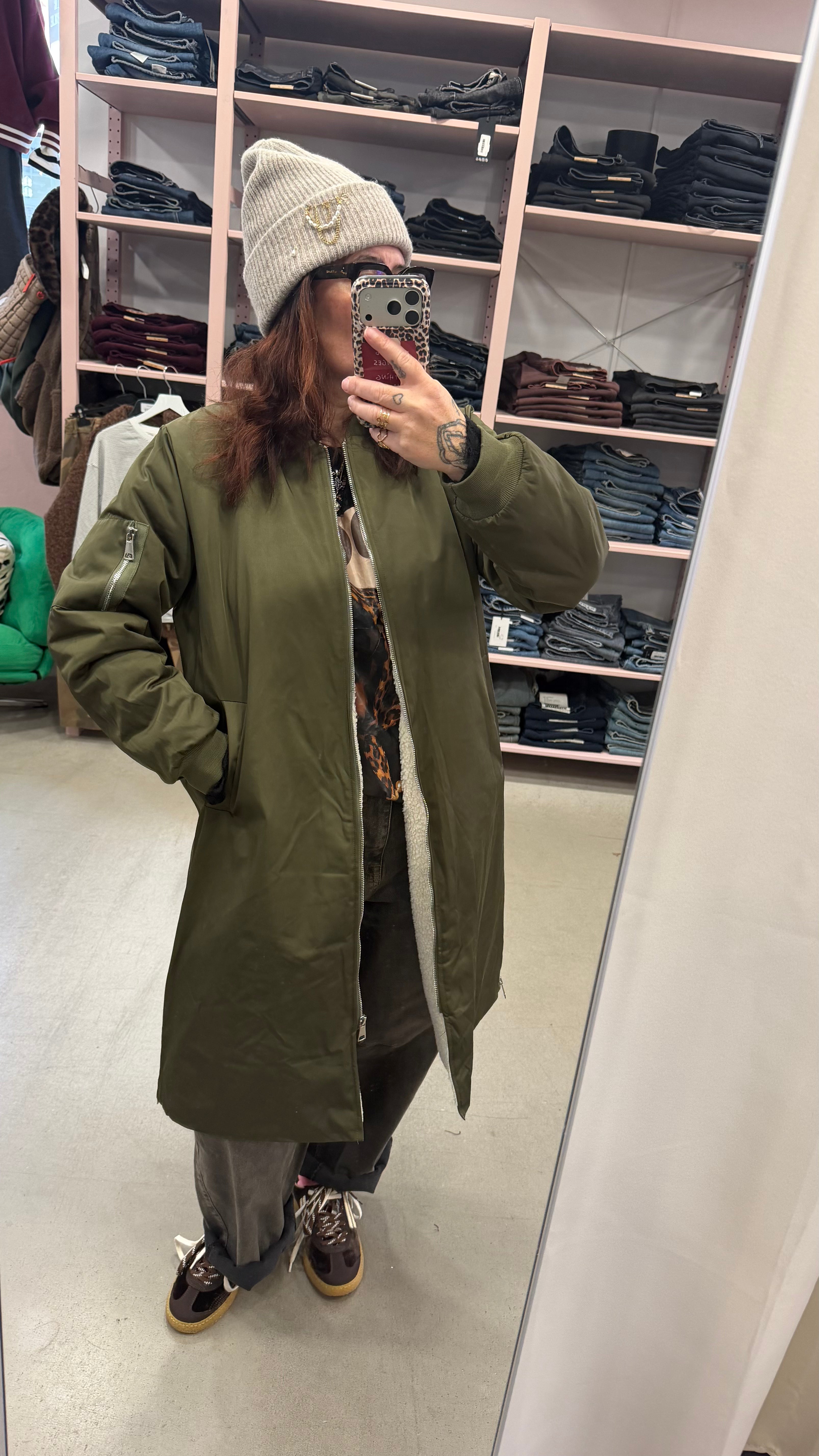 Mantel Bomber