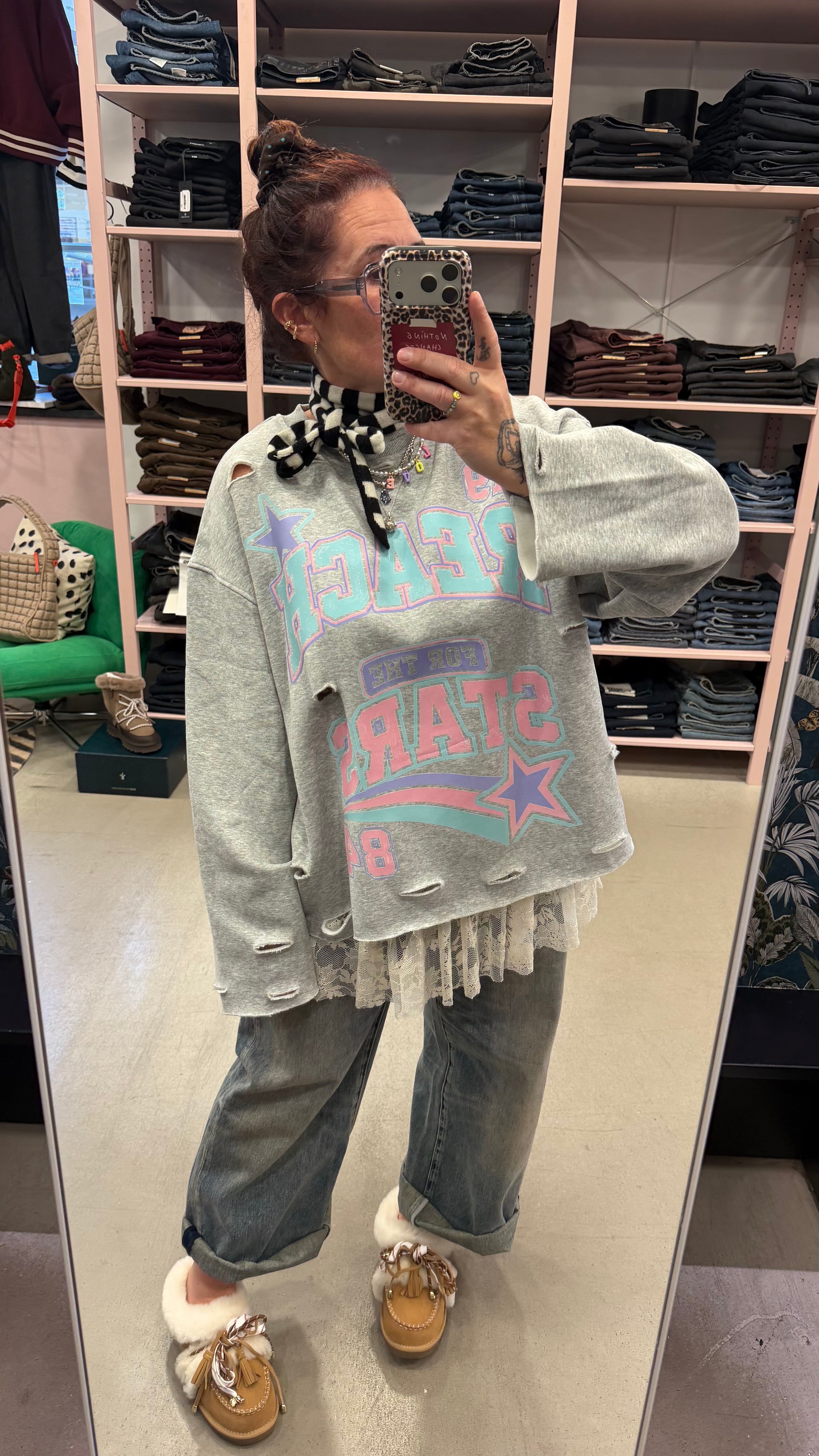 Pullover Reach Stars
