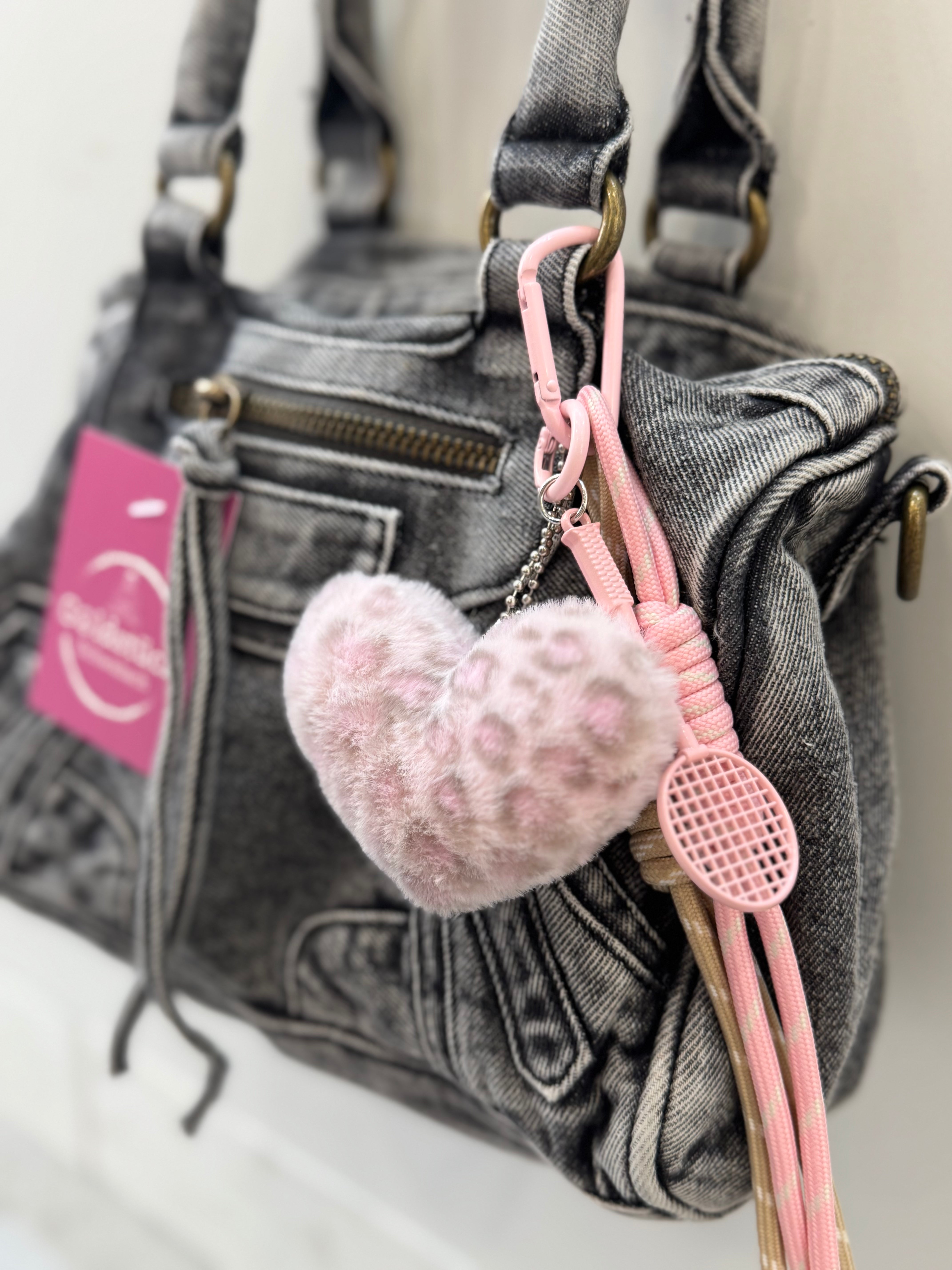 Taschenanhänger Herz Leo