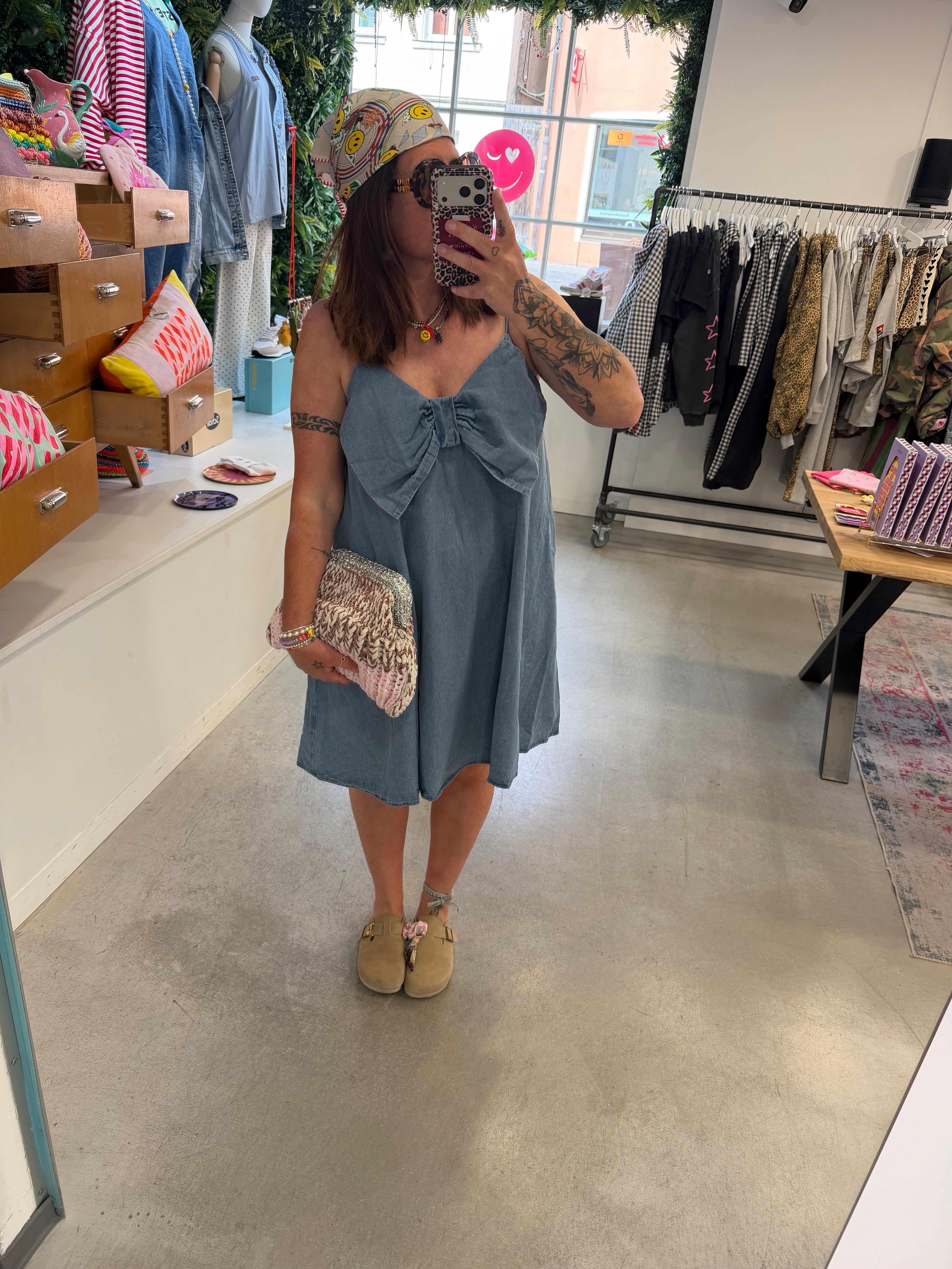 Kleid Schleife