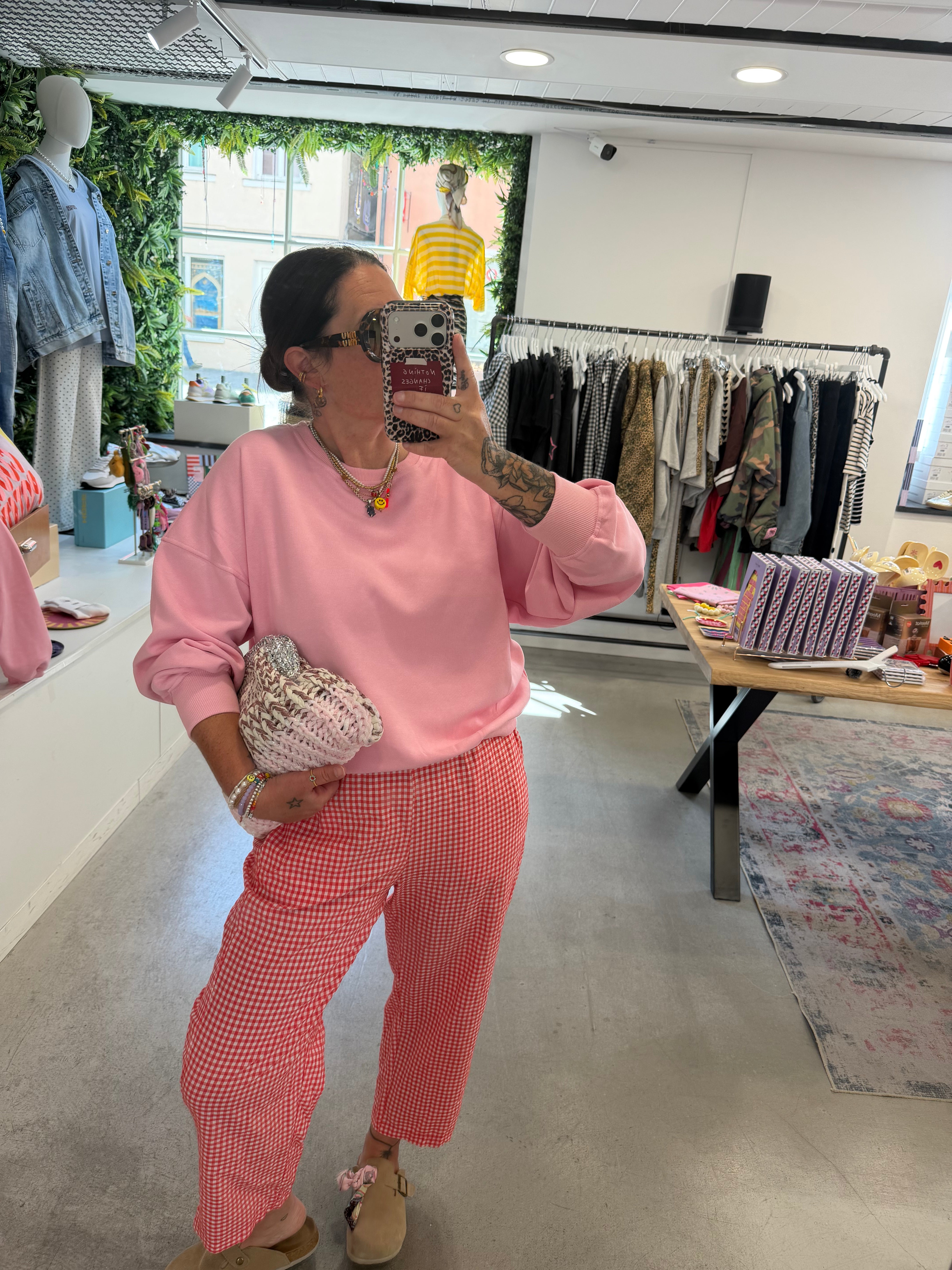 Mom Sweater Iconic