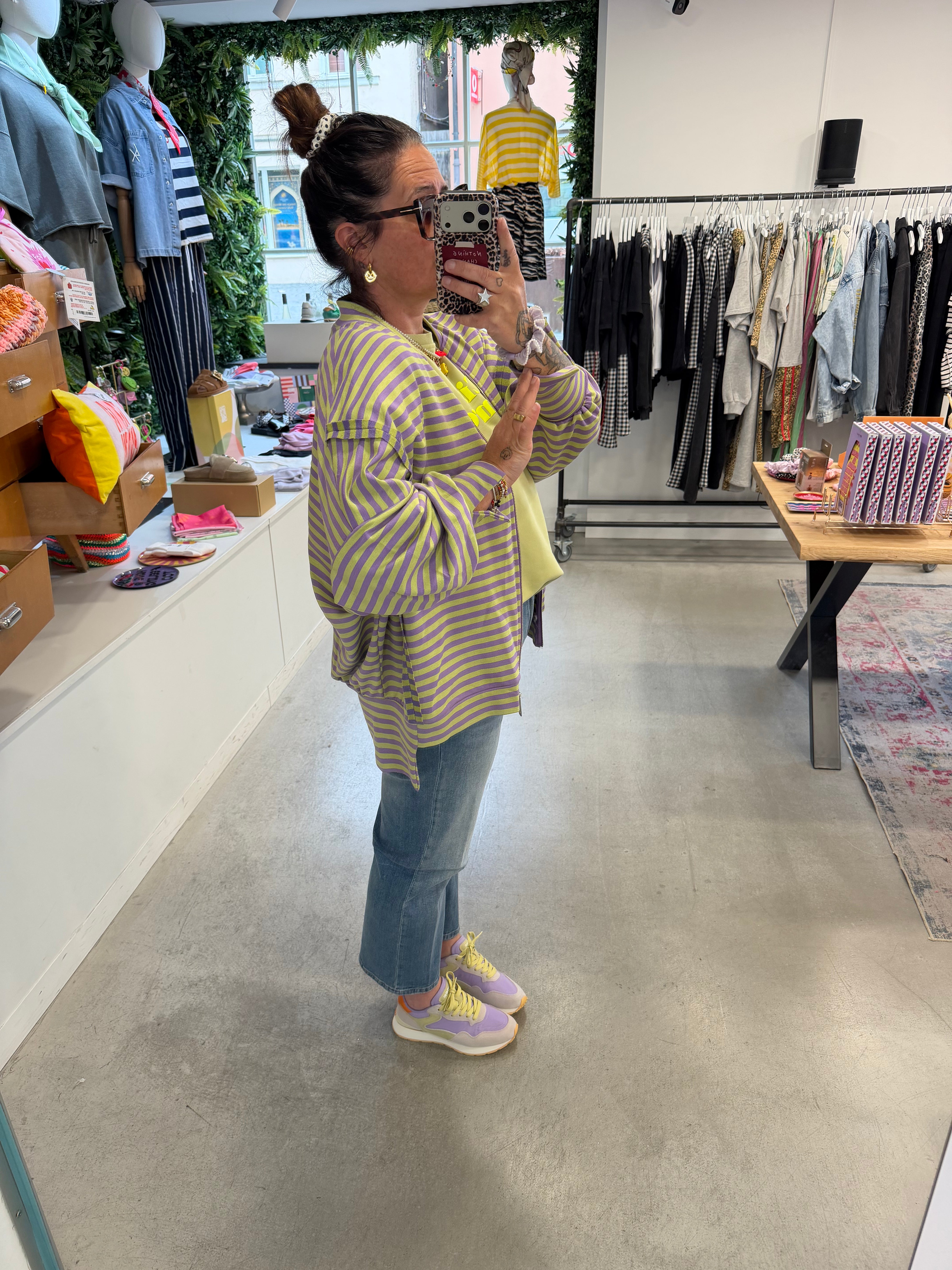 Jacke Lou
