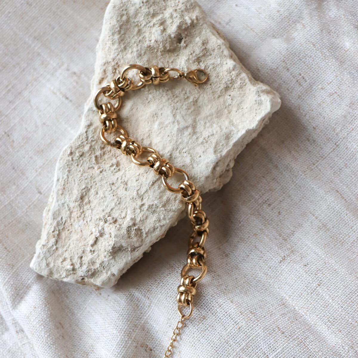 Label KIKI Big round bracelet gold