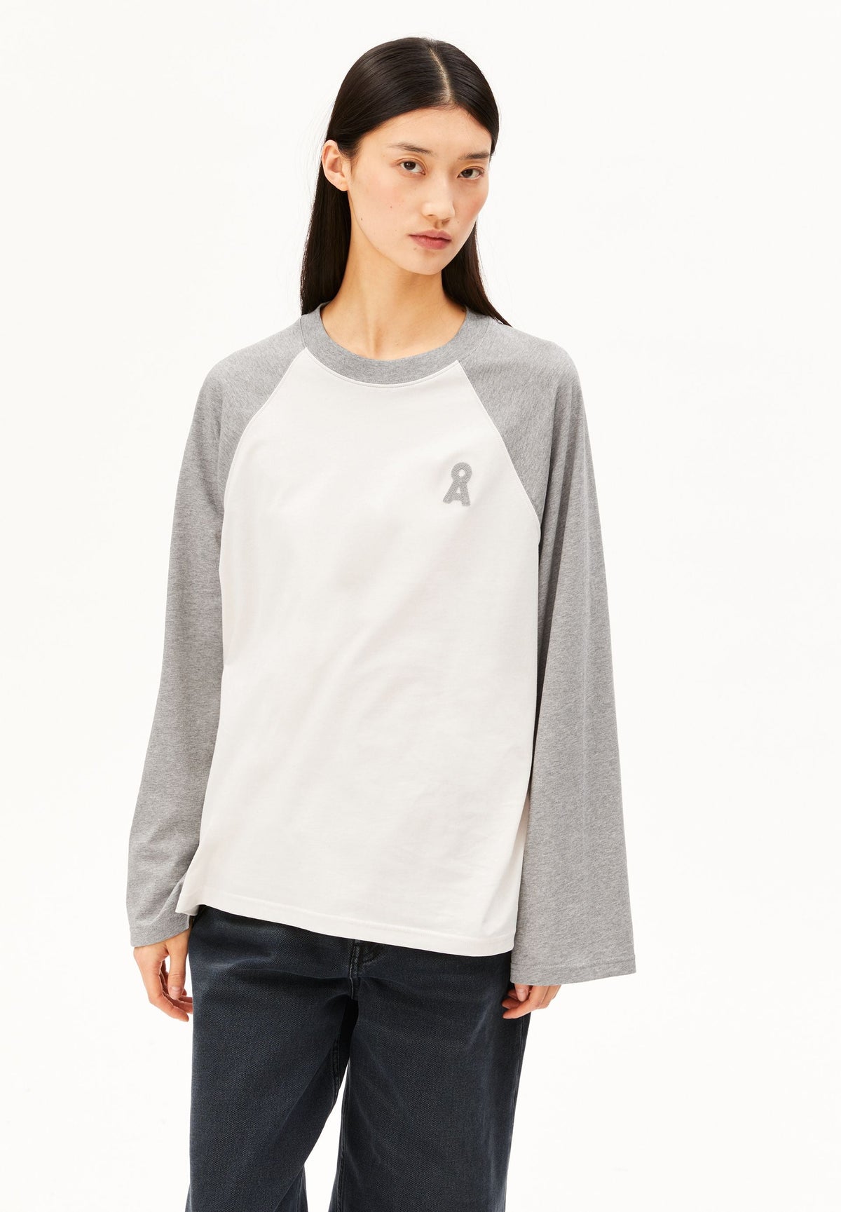 ARMEDANGELS ICONIC Å Raglan-Langarmshirt in Undyed Silver Melange