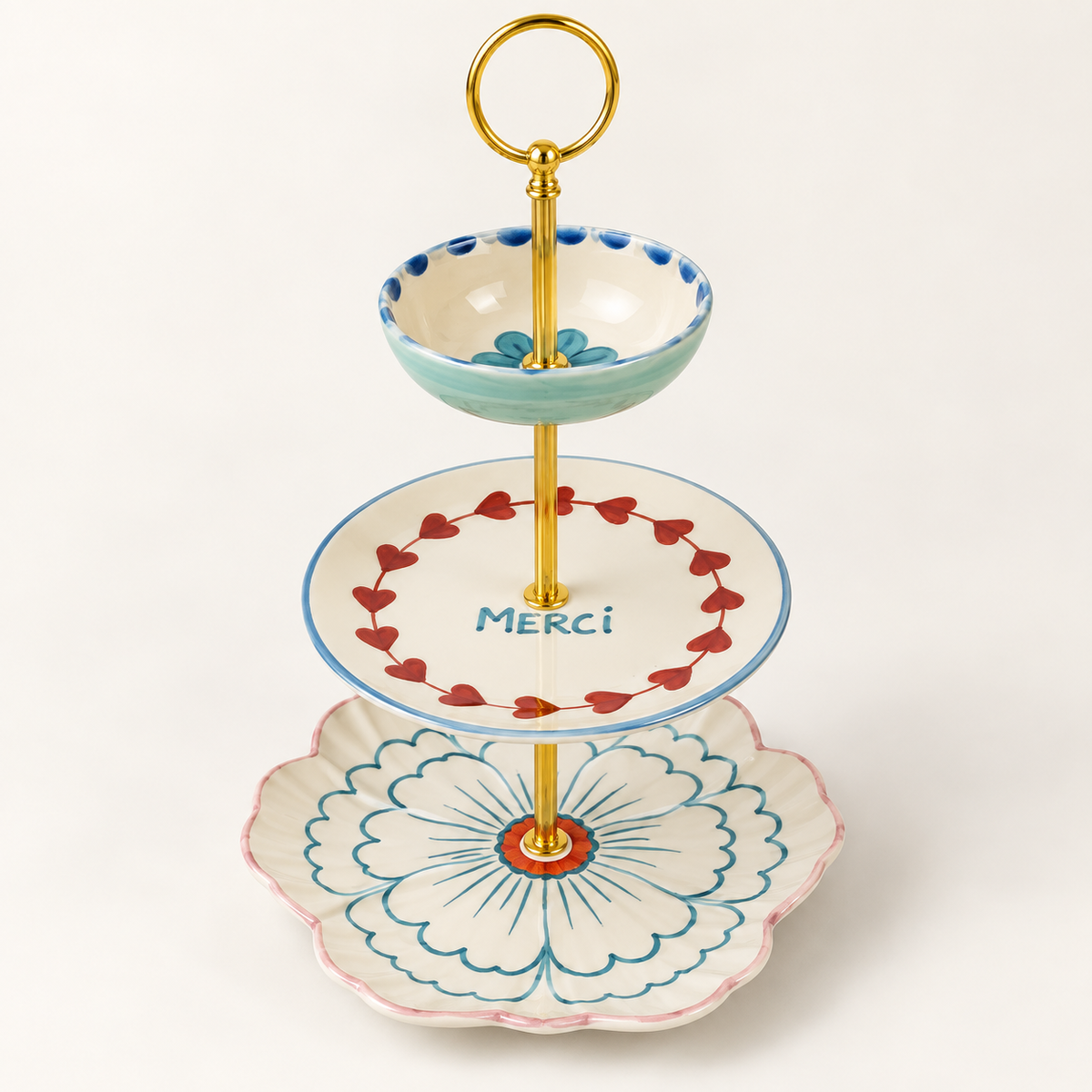 Dreistufige Rice Etagere mit Flower-Teller, Merci-Teller und Blumenschale