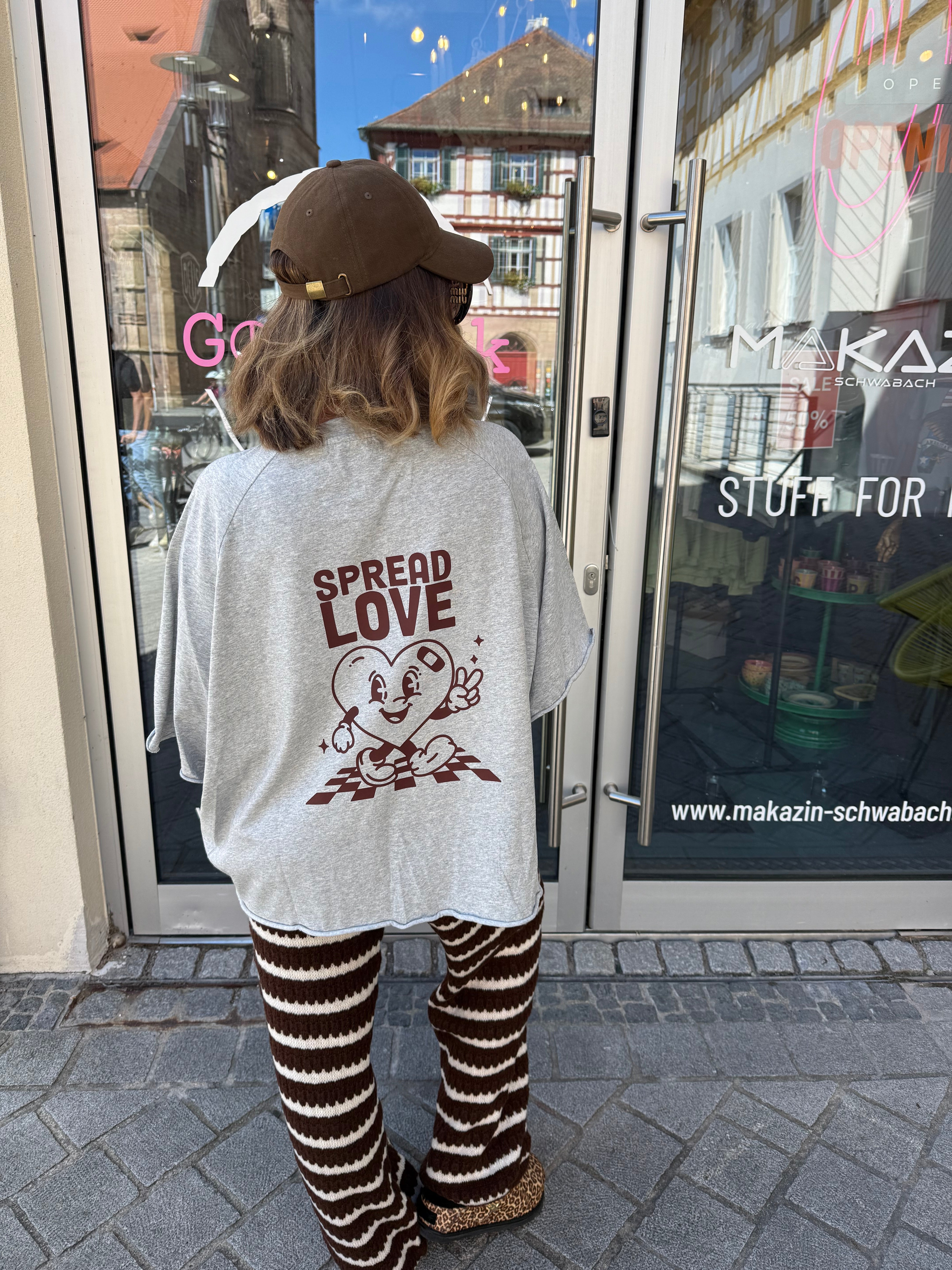 SPREAD LOVE SHIRT