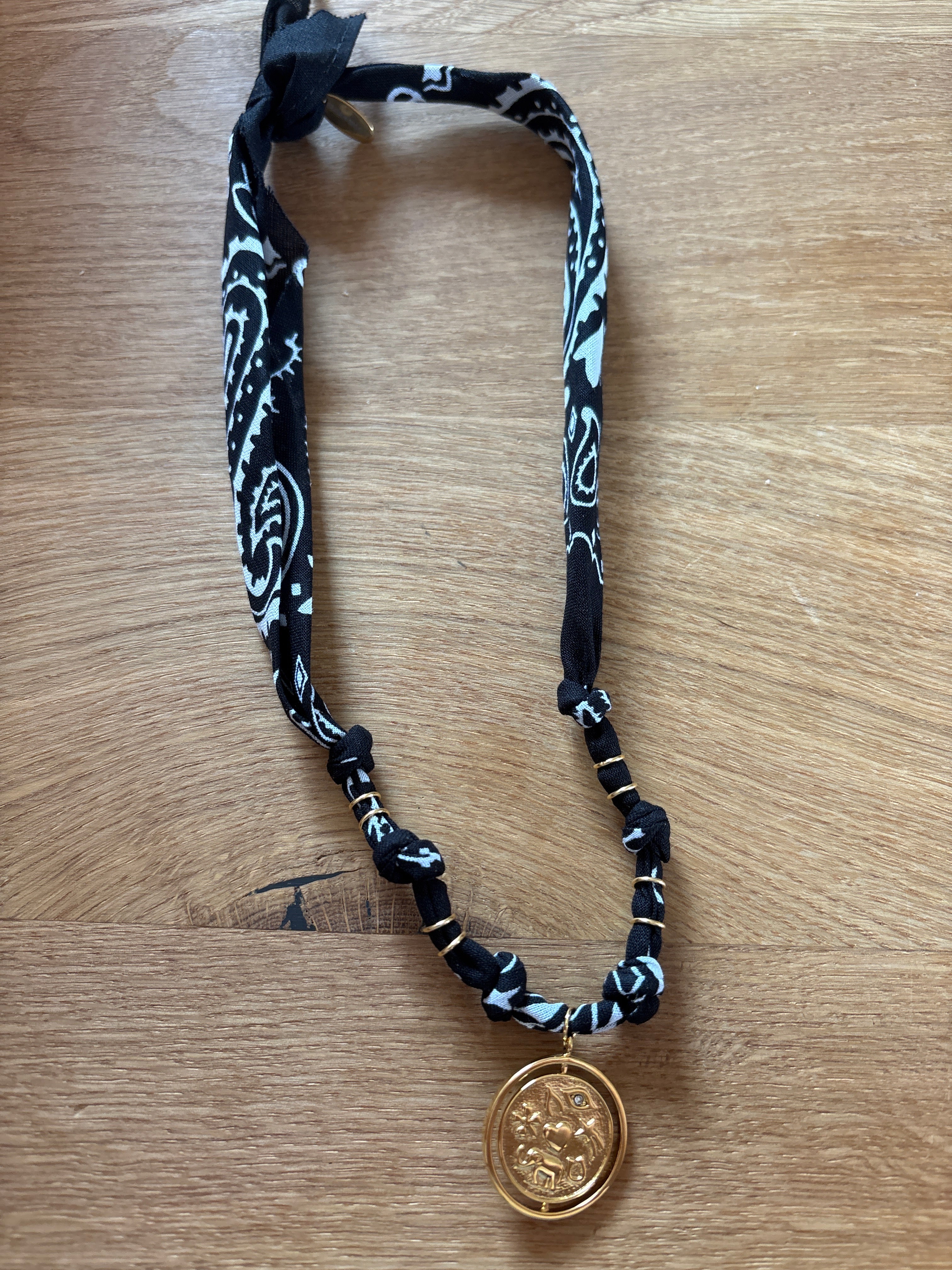 Kette Bandana black