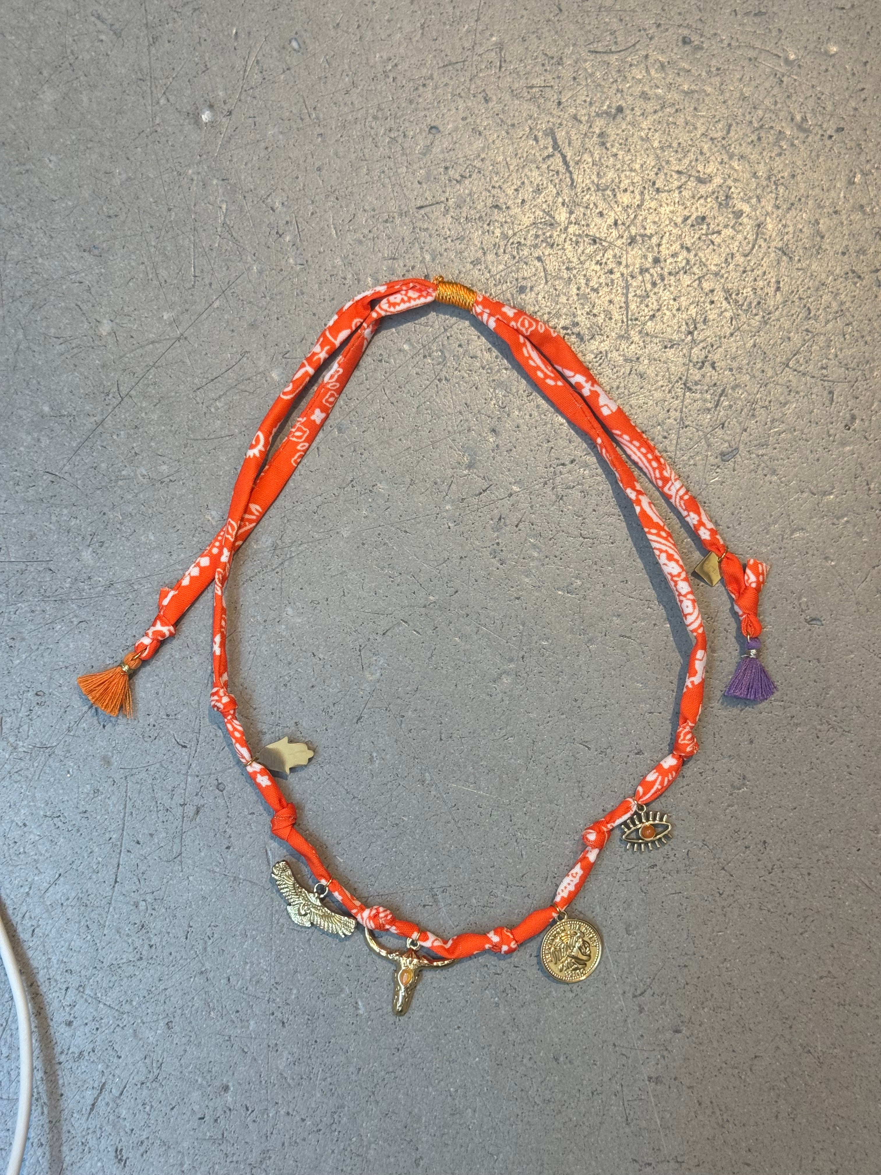 Kette Stoff Bandana Stier