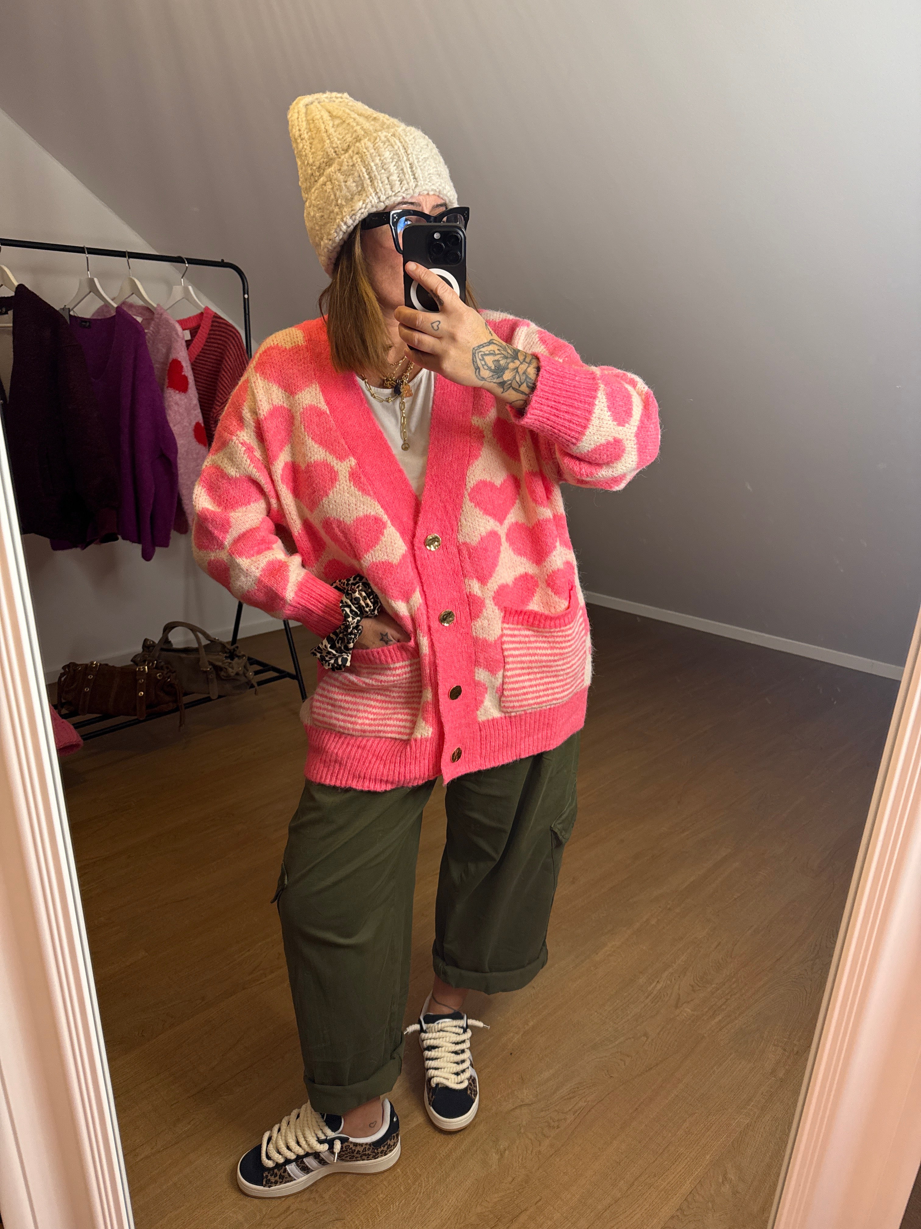 Cardigan Love Hearts