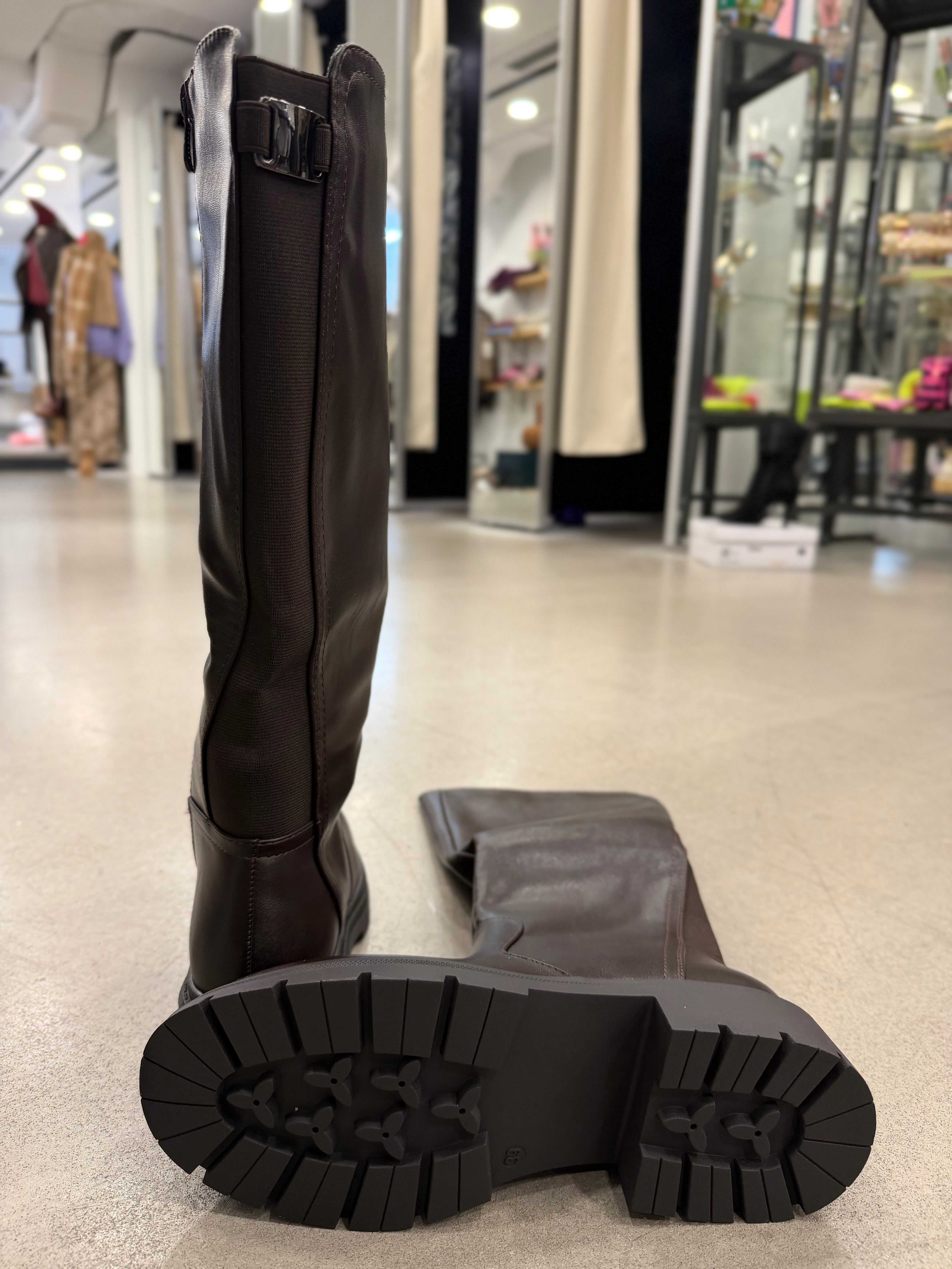 Boot Zou