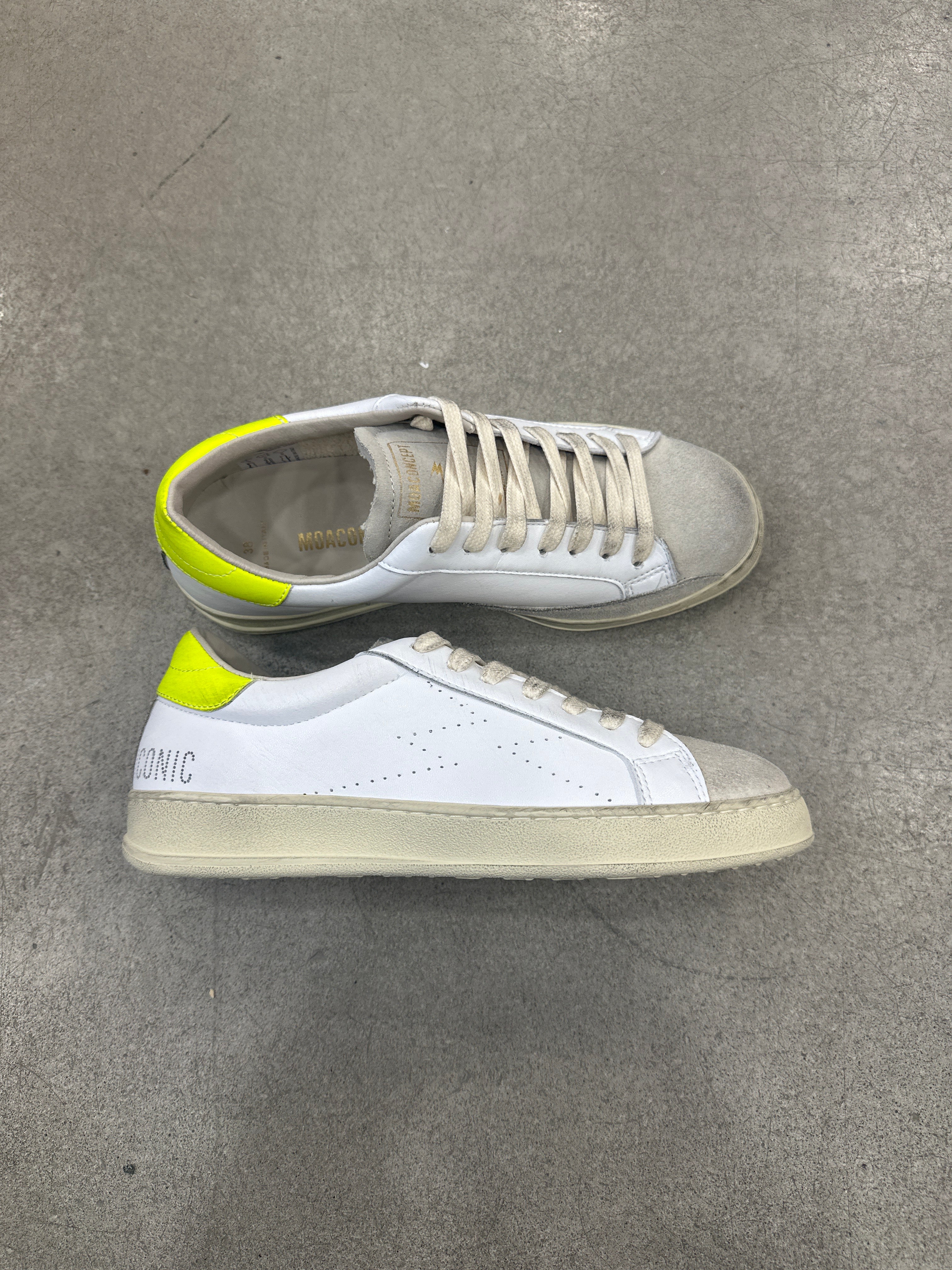 Schuhe  MOA 073