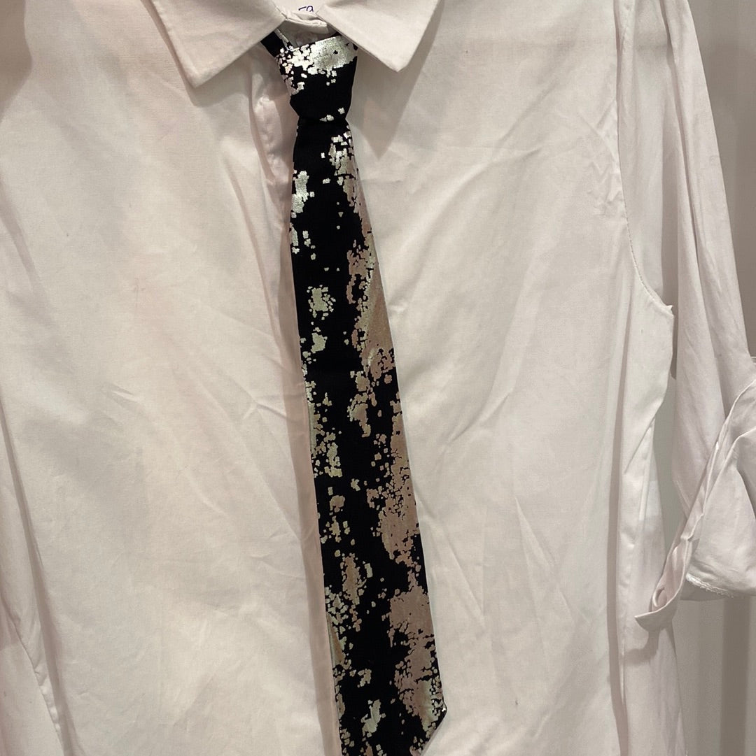 Bluse Krawatte