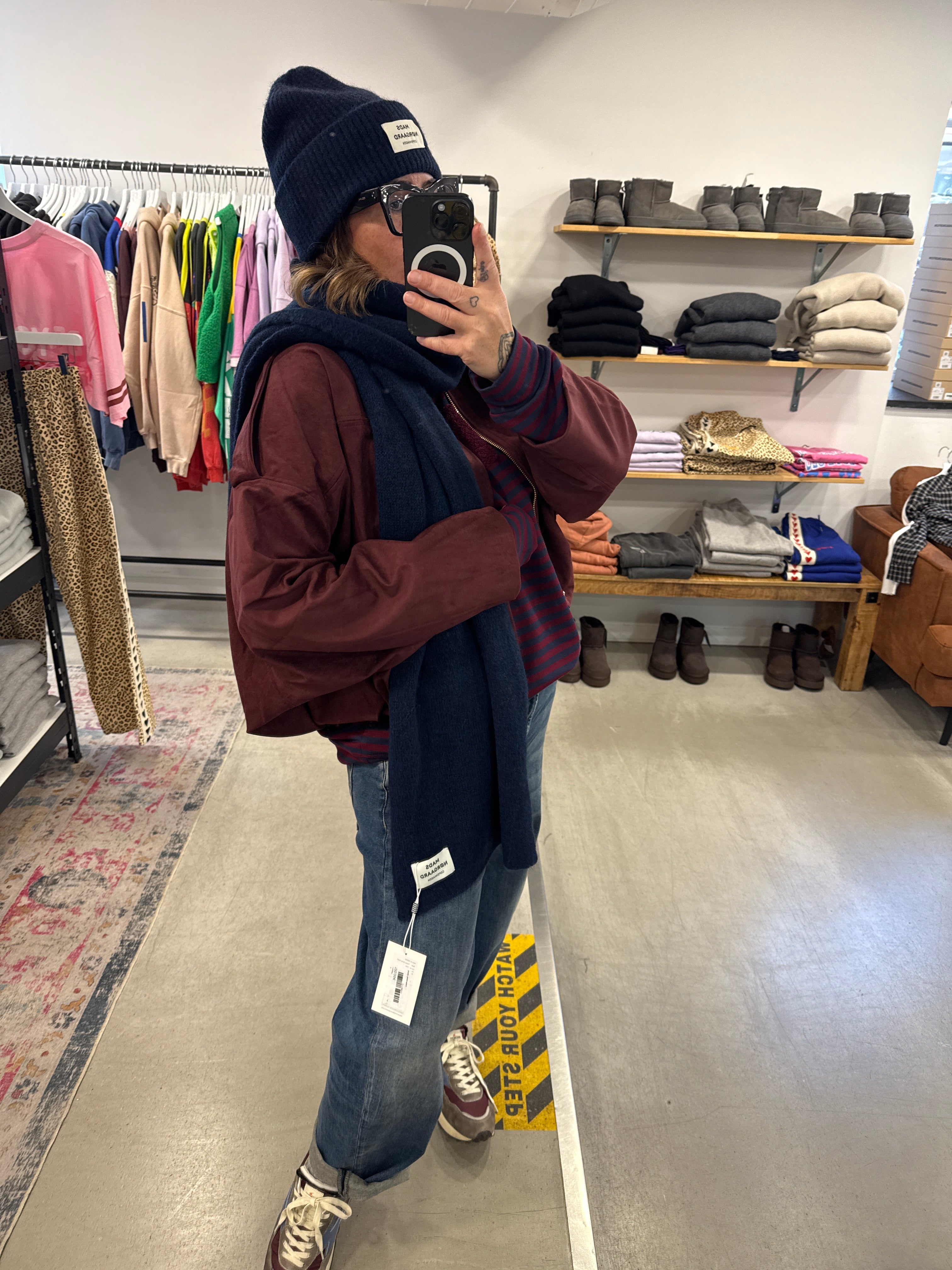 Jacke Lou