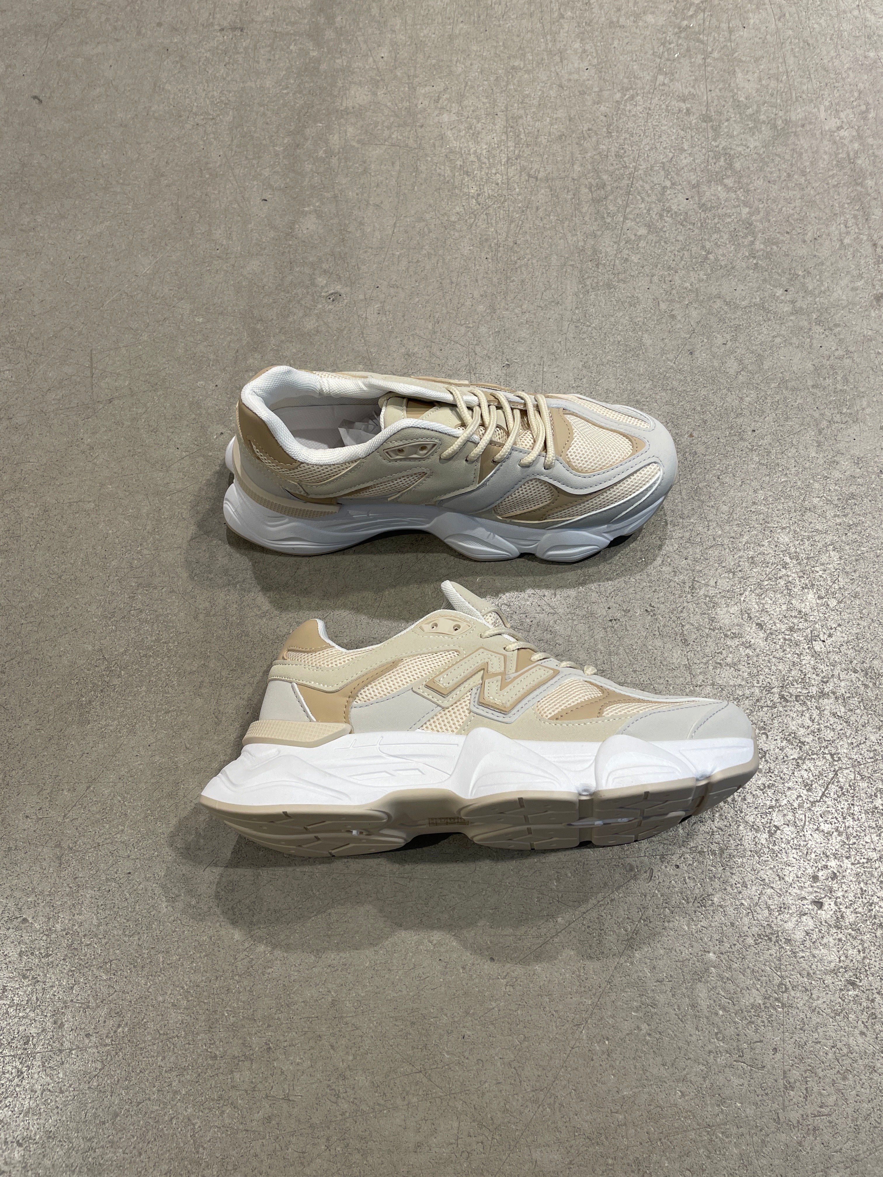 Schuhe Sneaker N