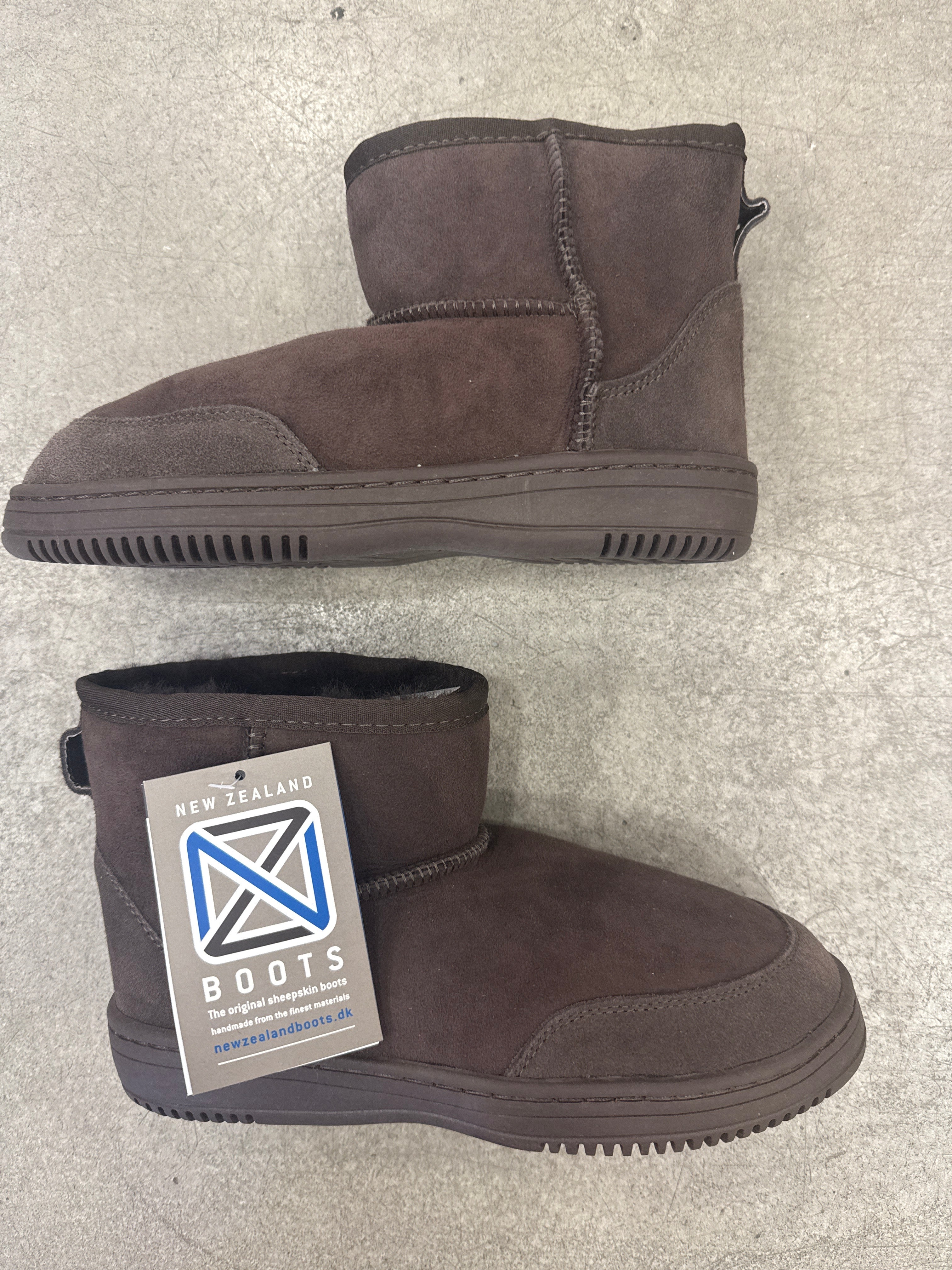 Boot New Zealand choco