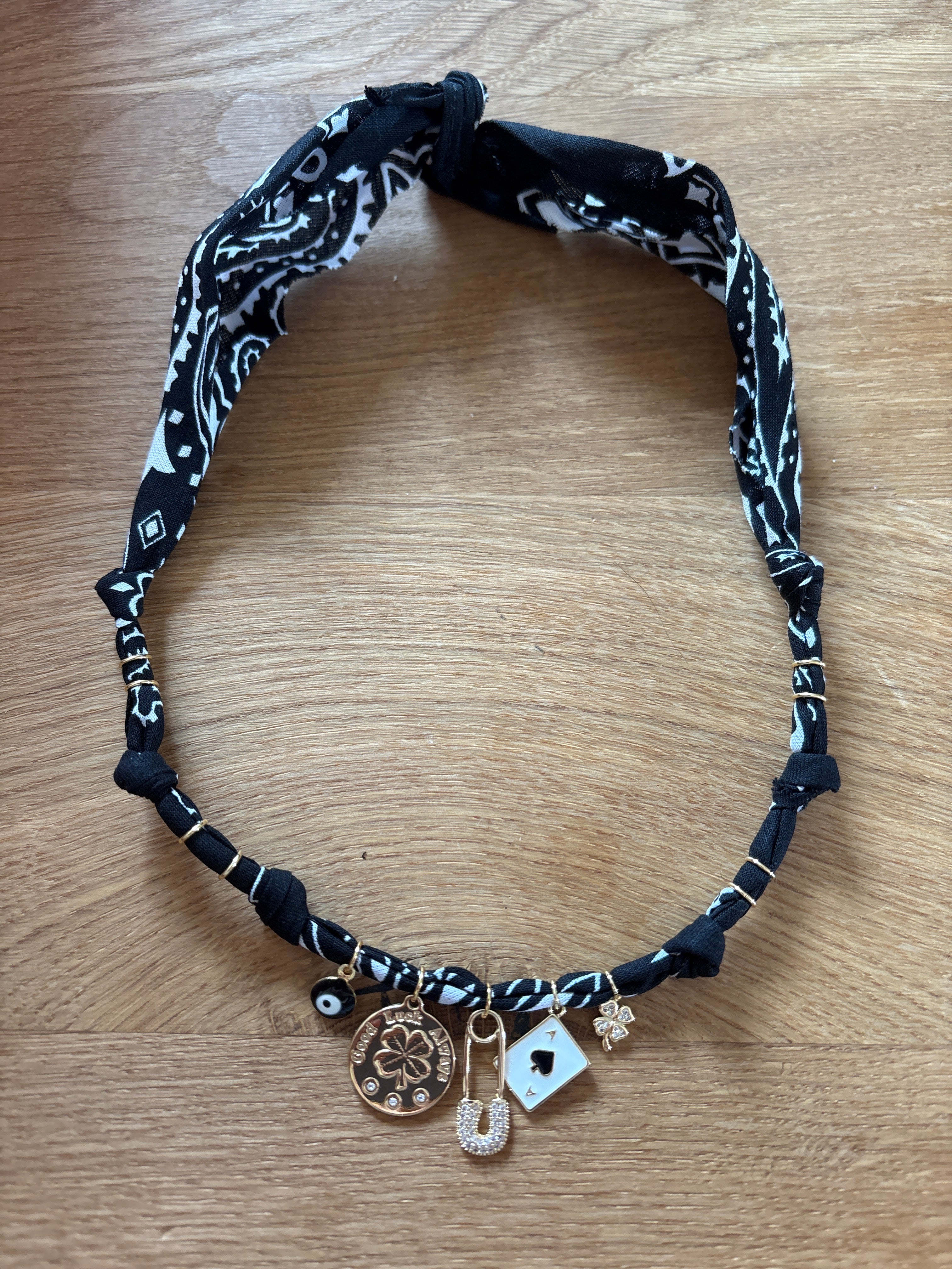 Kette Bandana black
