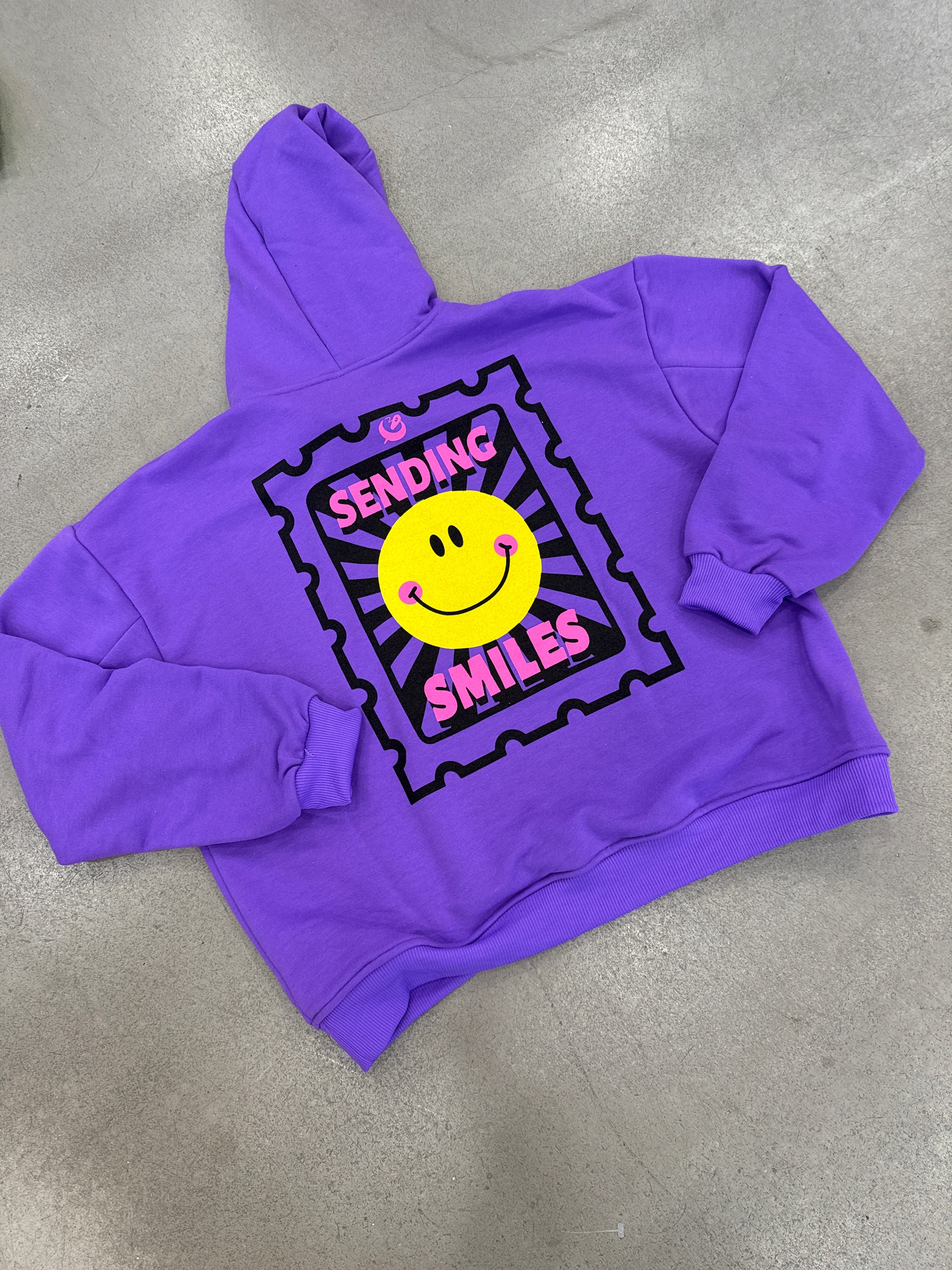Hoodie Sending Smiles