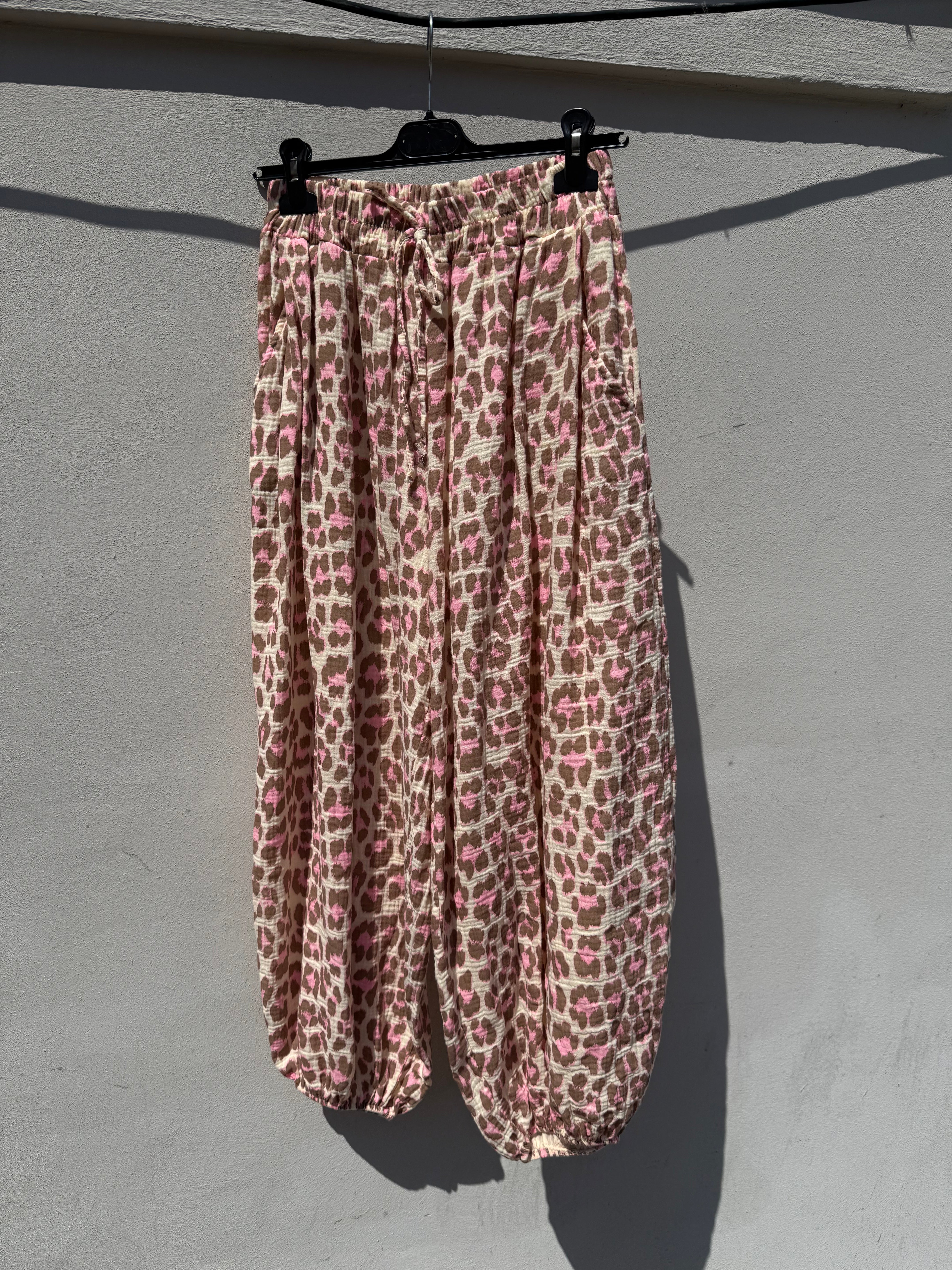 Hose Musselin