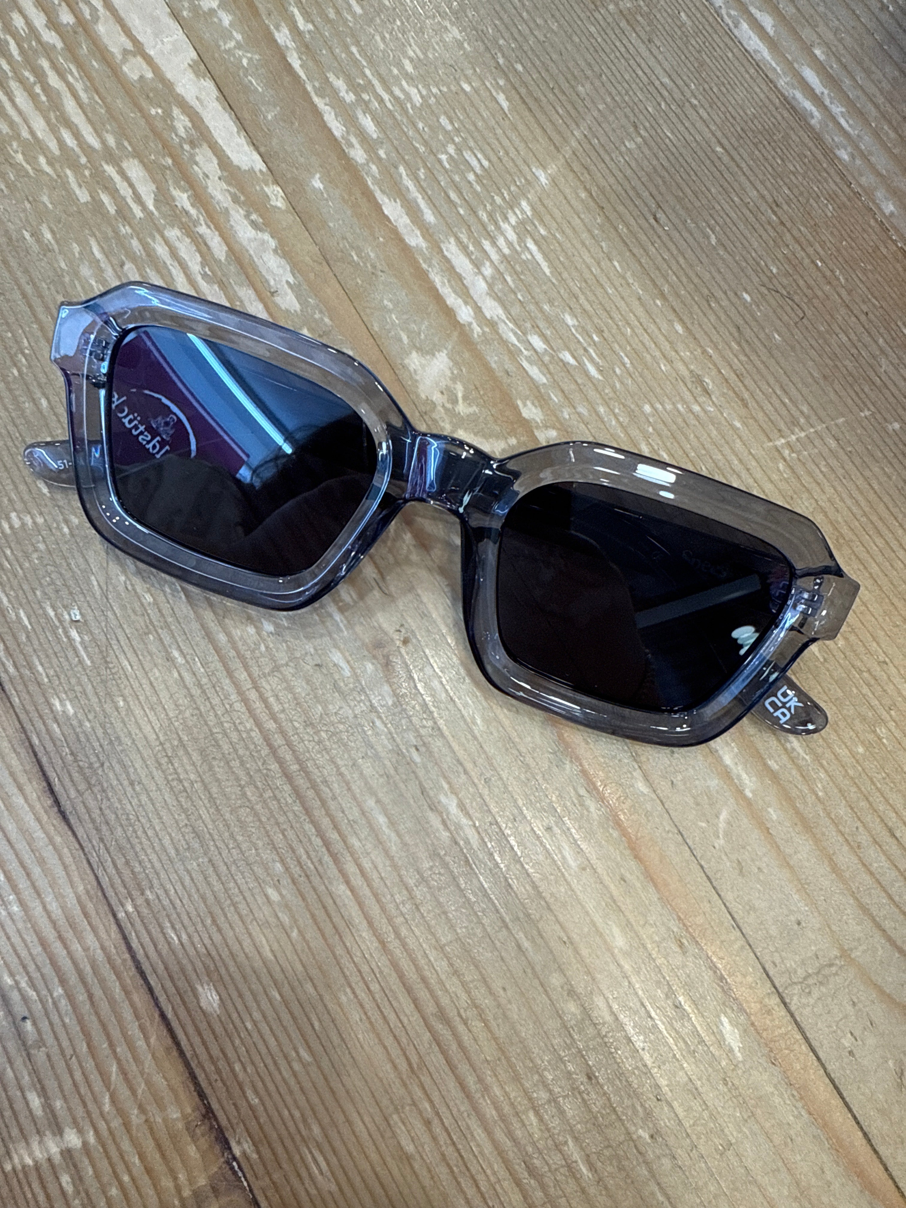 Le Specs Brille Impossible