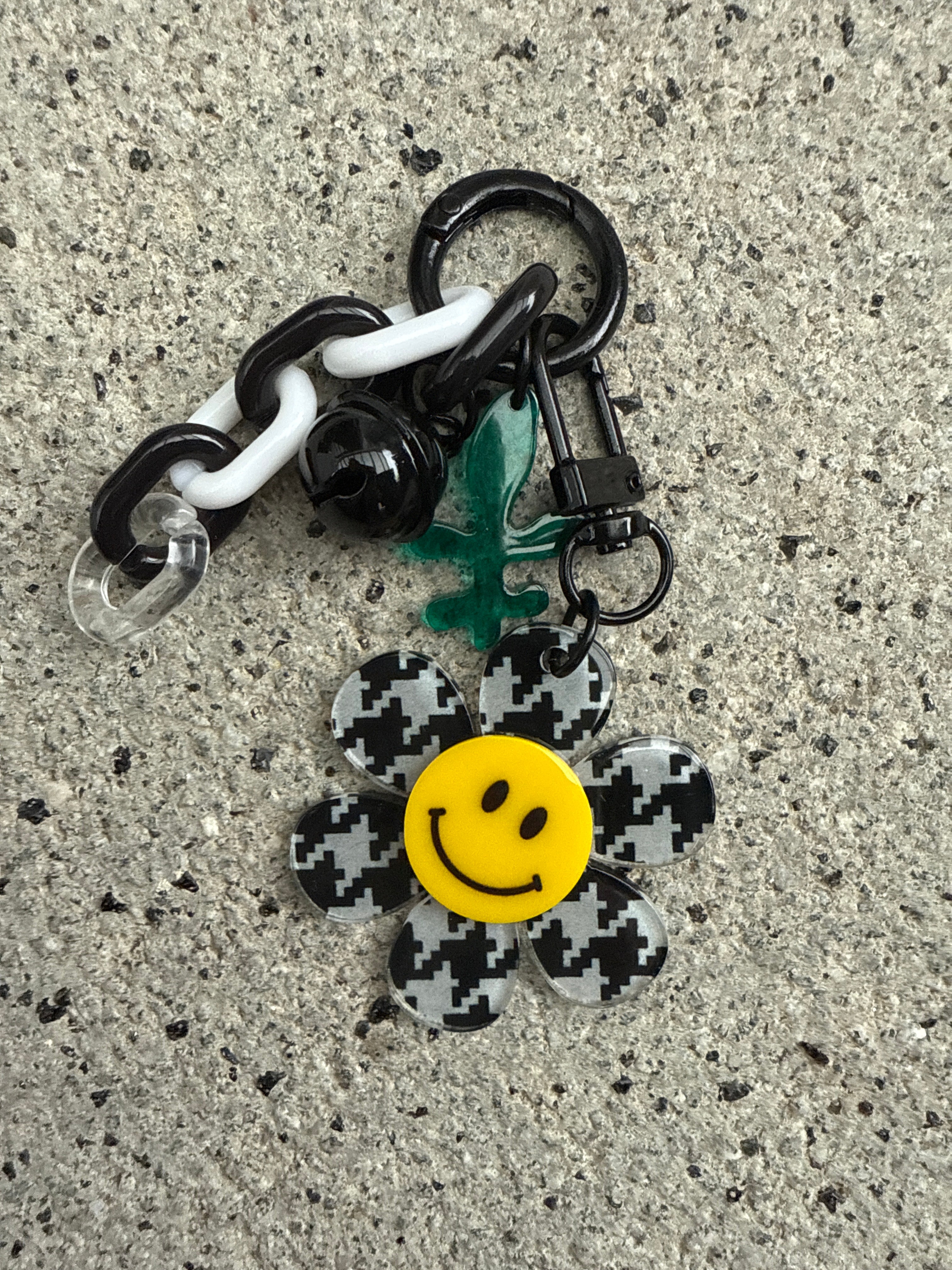 Taschanhänger Smiley Flower
