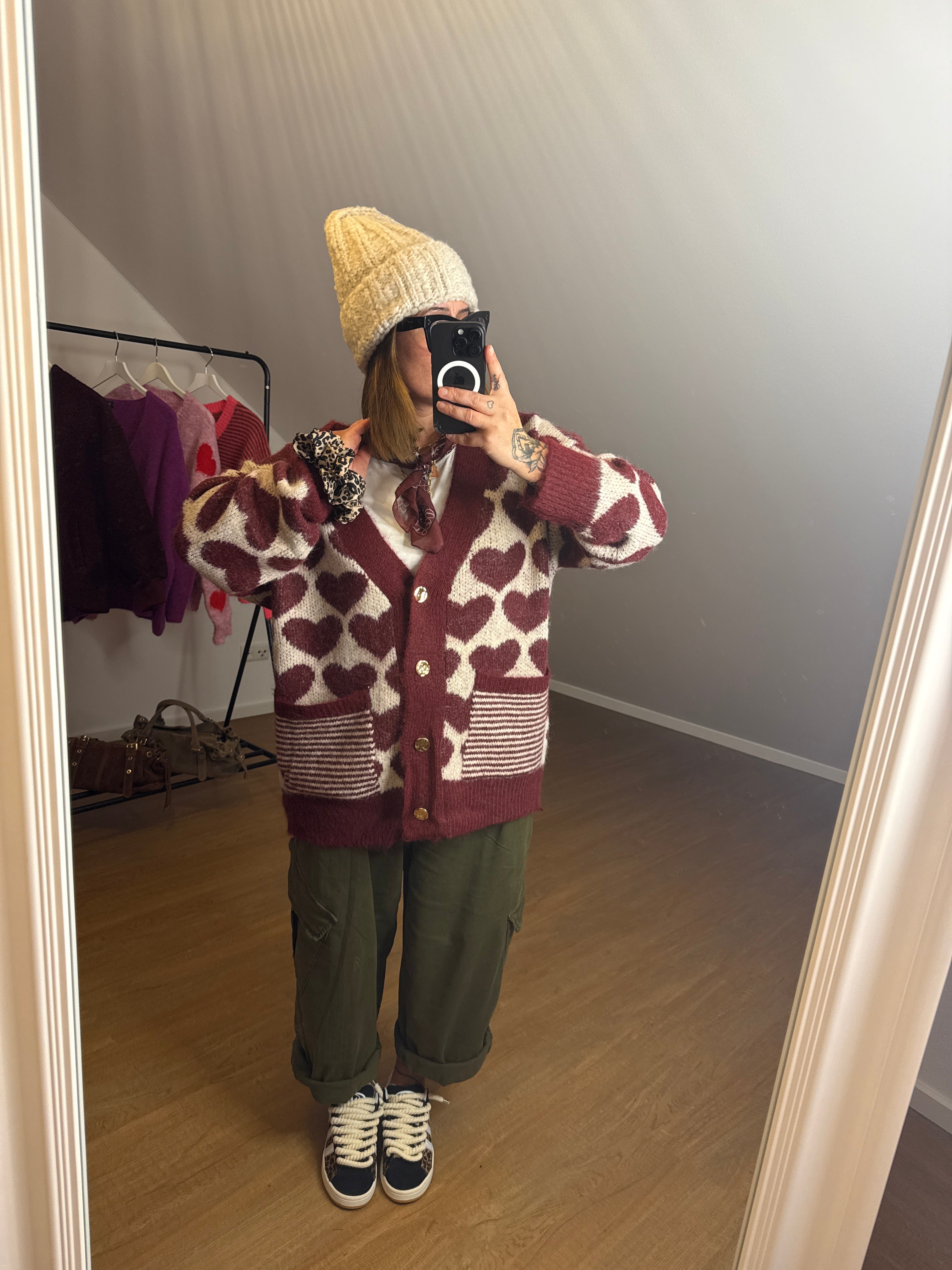 Cardigan Love Hearts
