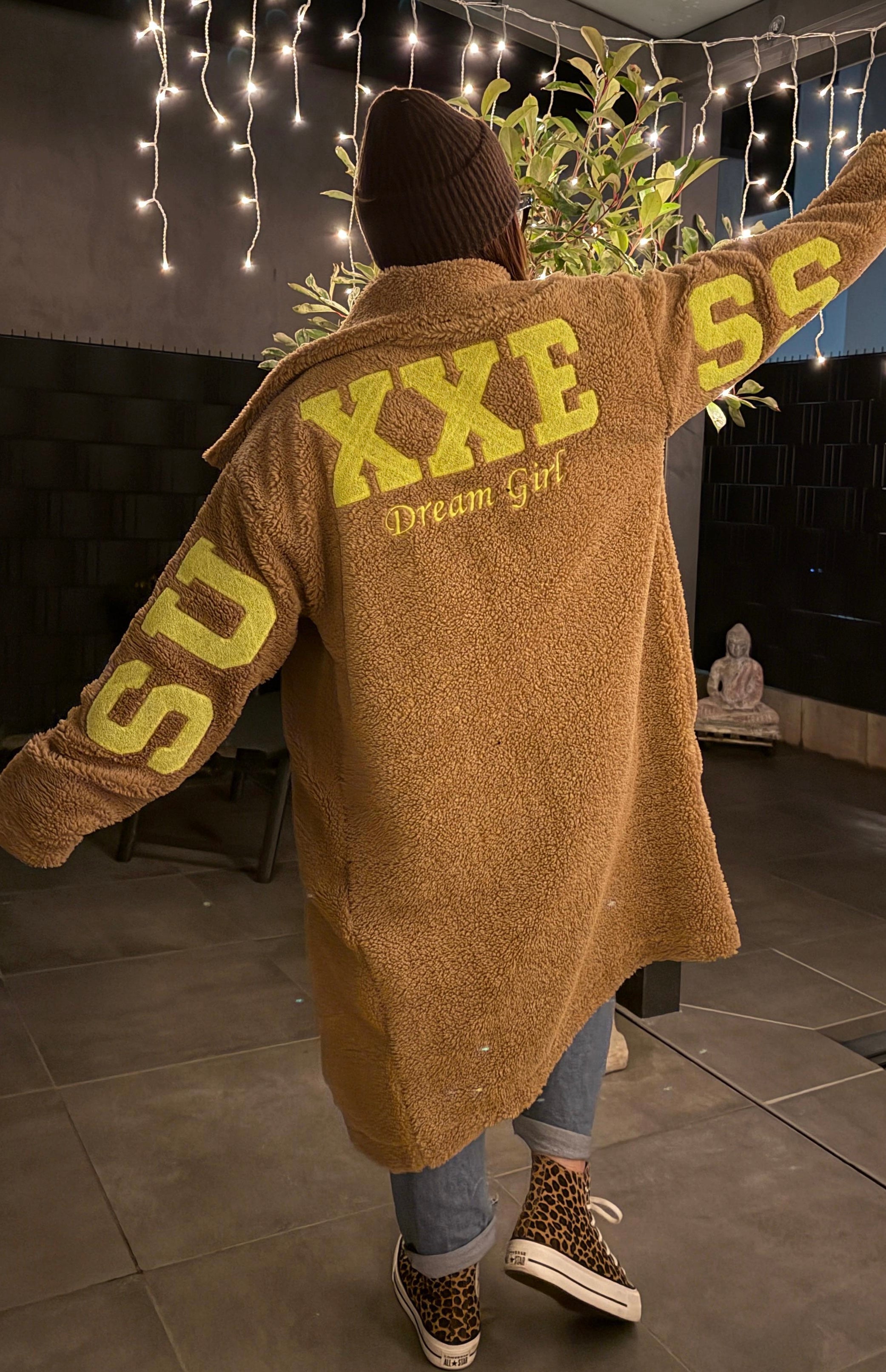 Mantel Suxxes