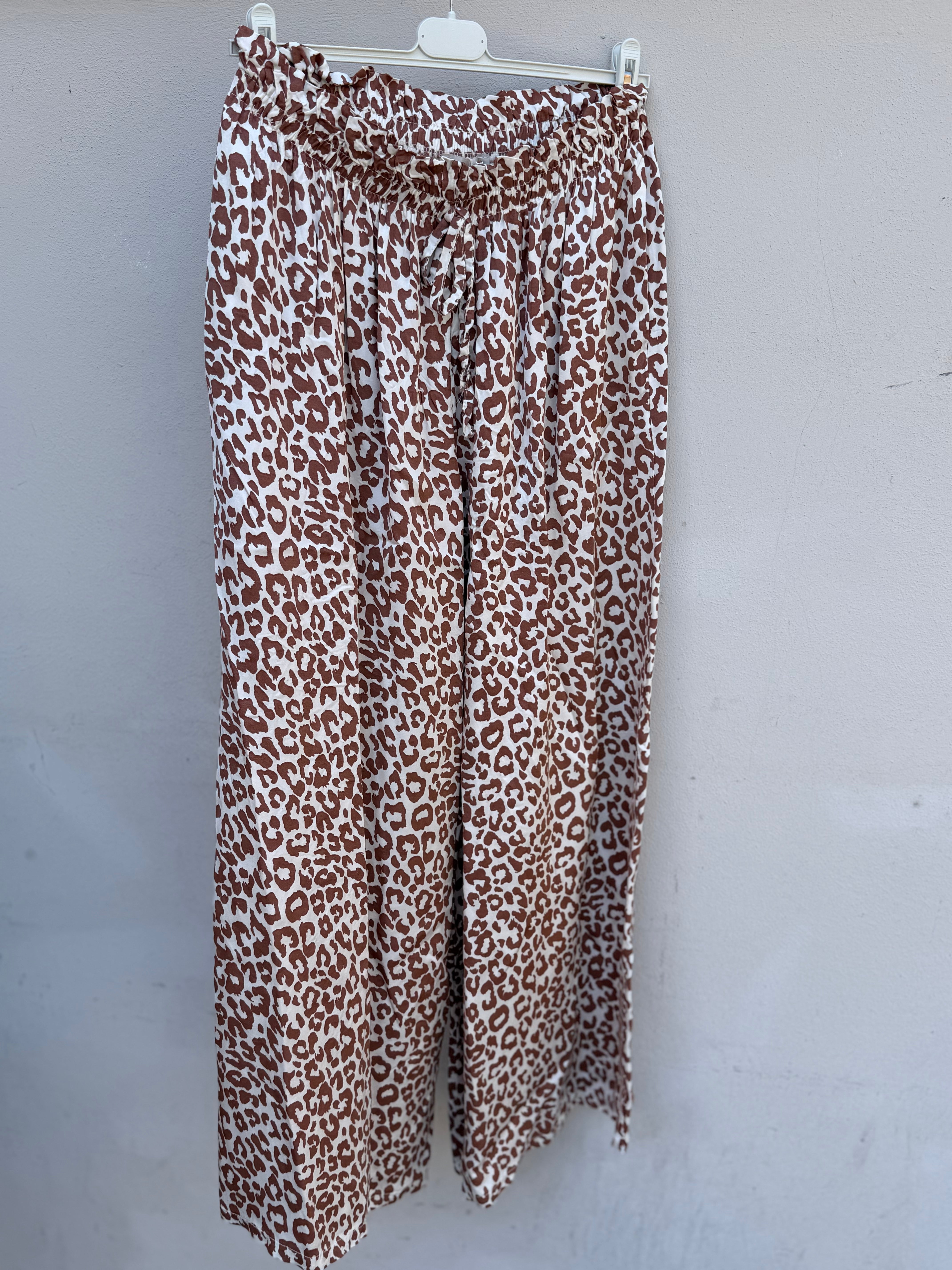 Hose Leo