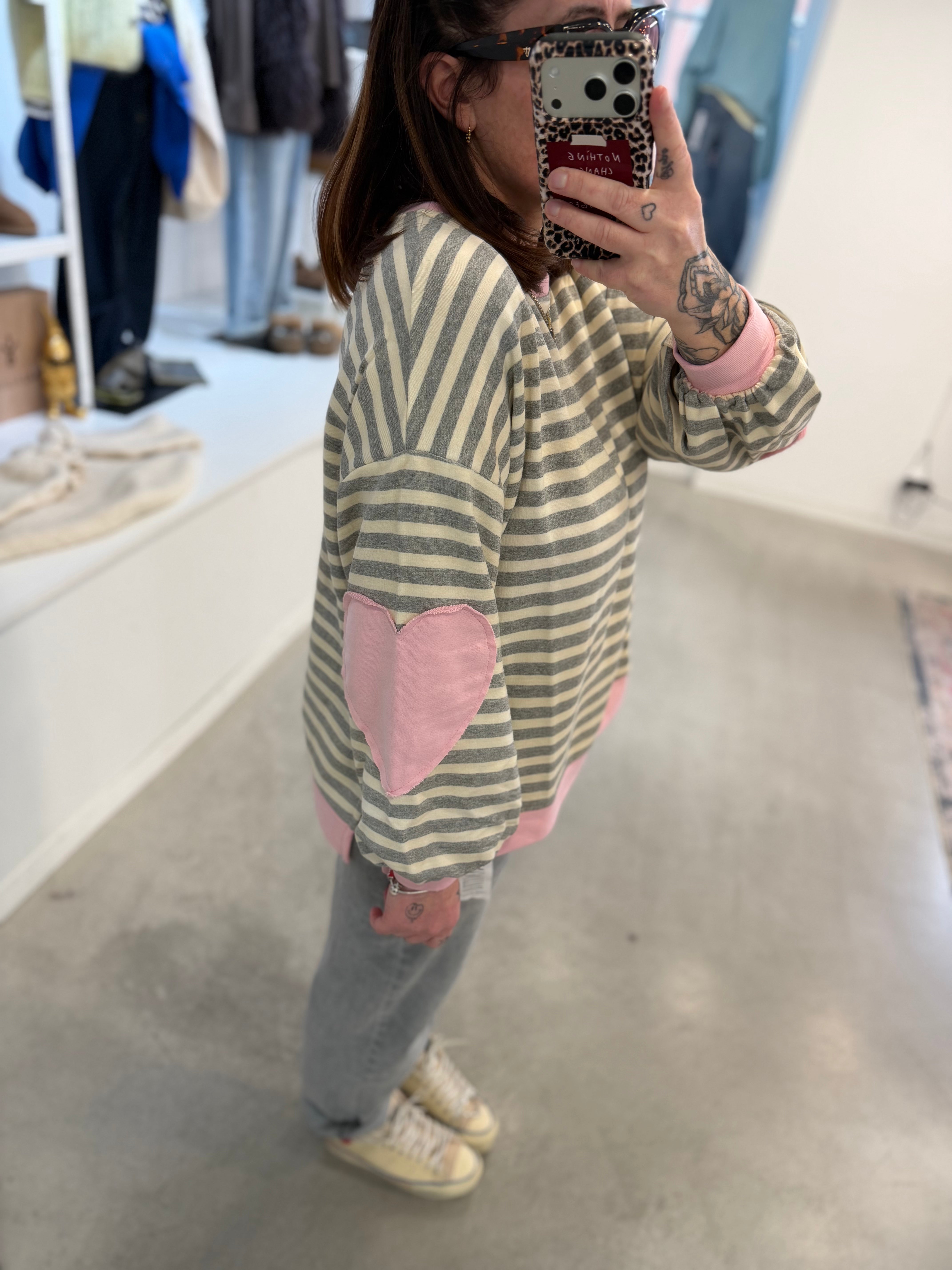 Pullover patch heart