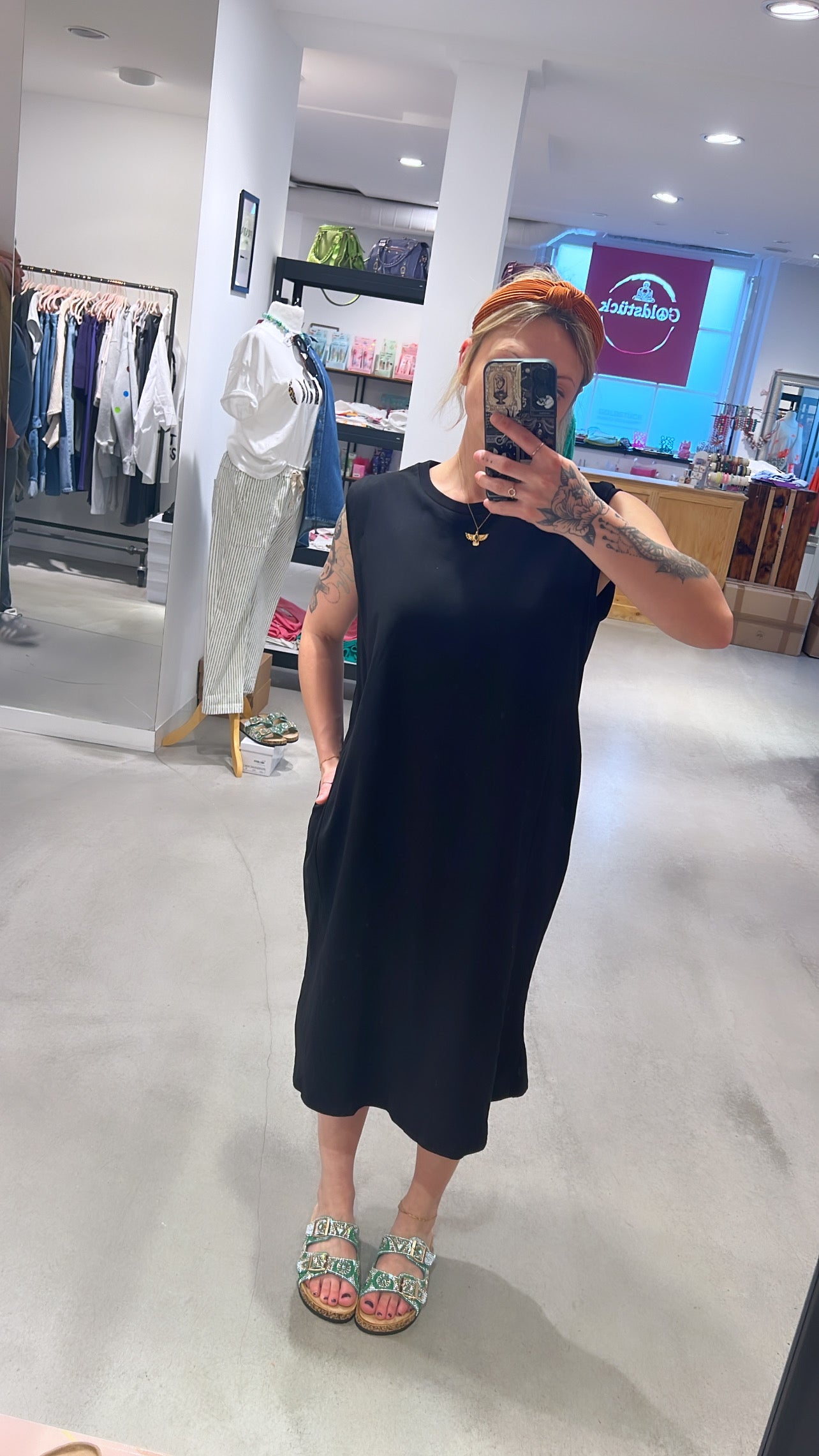 Kleid Basic Cut out