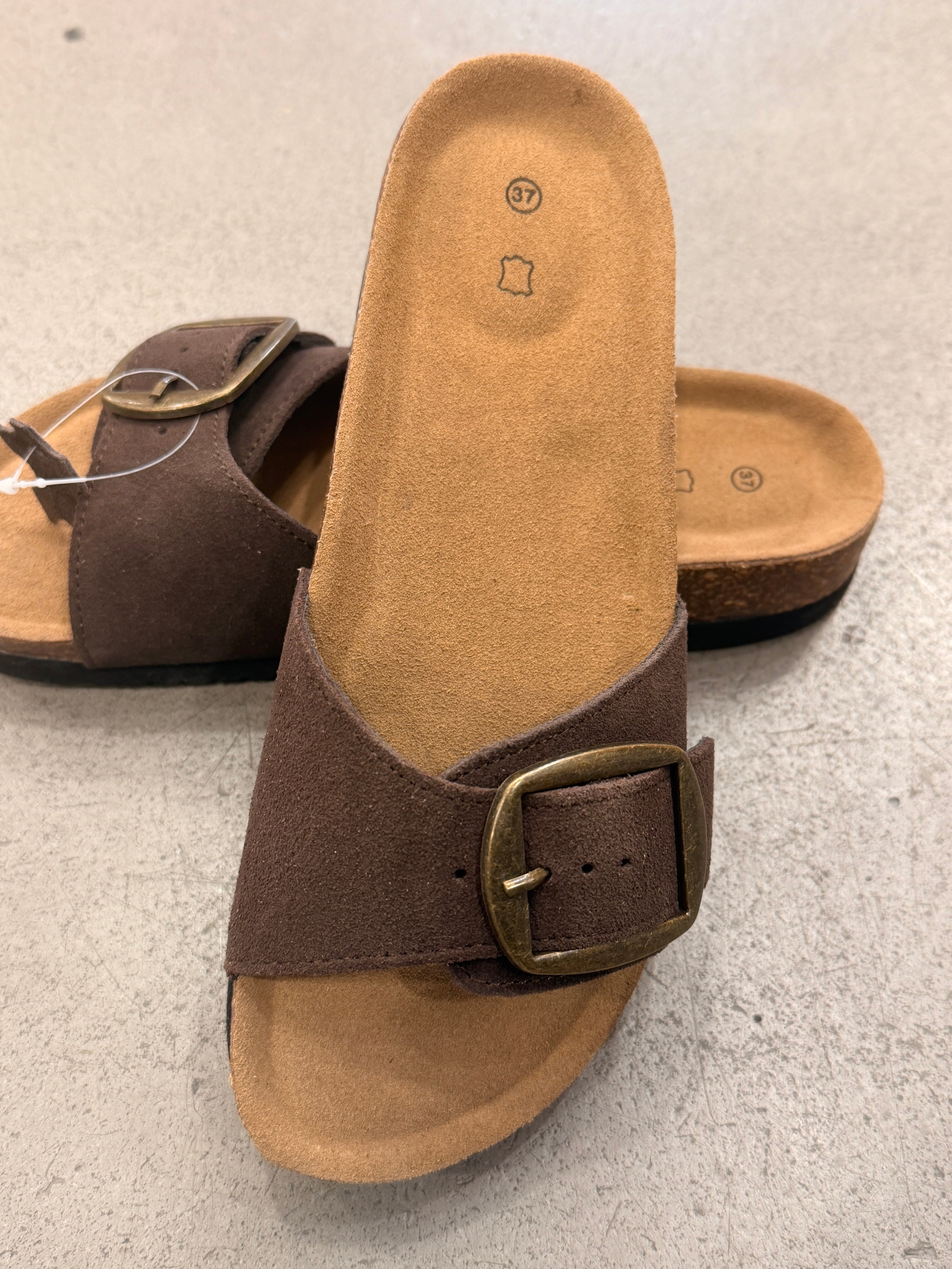 Schlappen Braun Schnalle