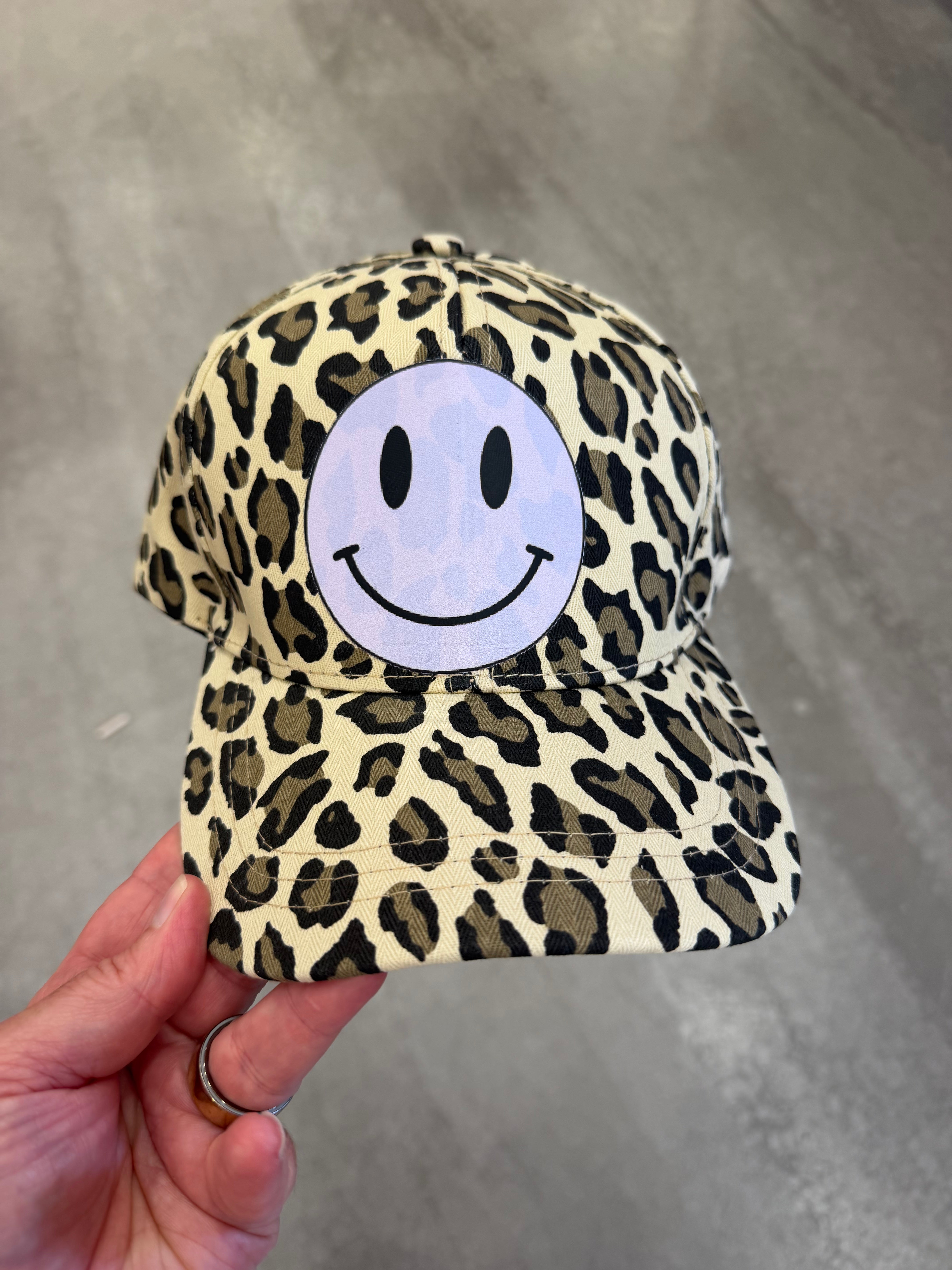Cap Leo Smiley