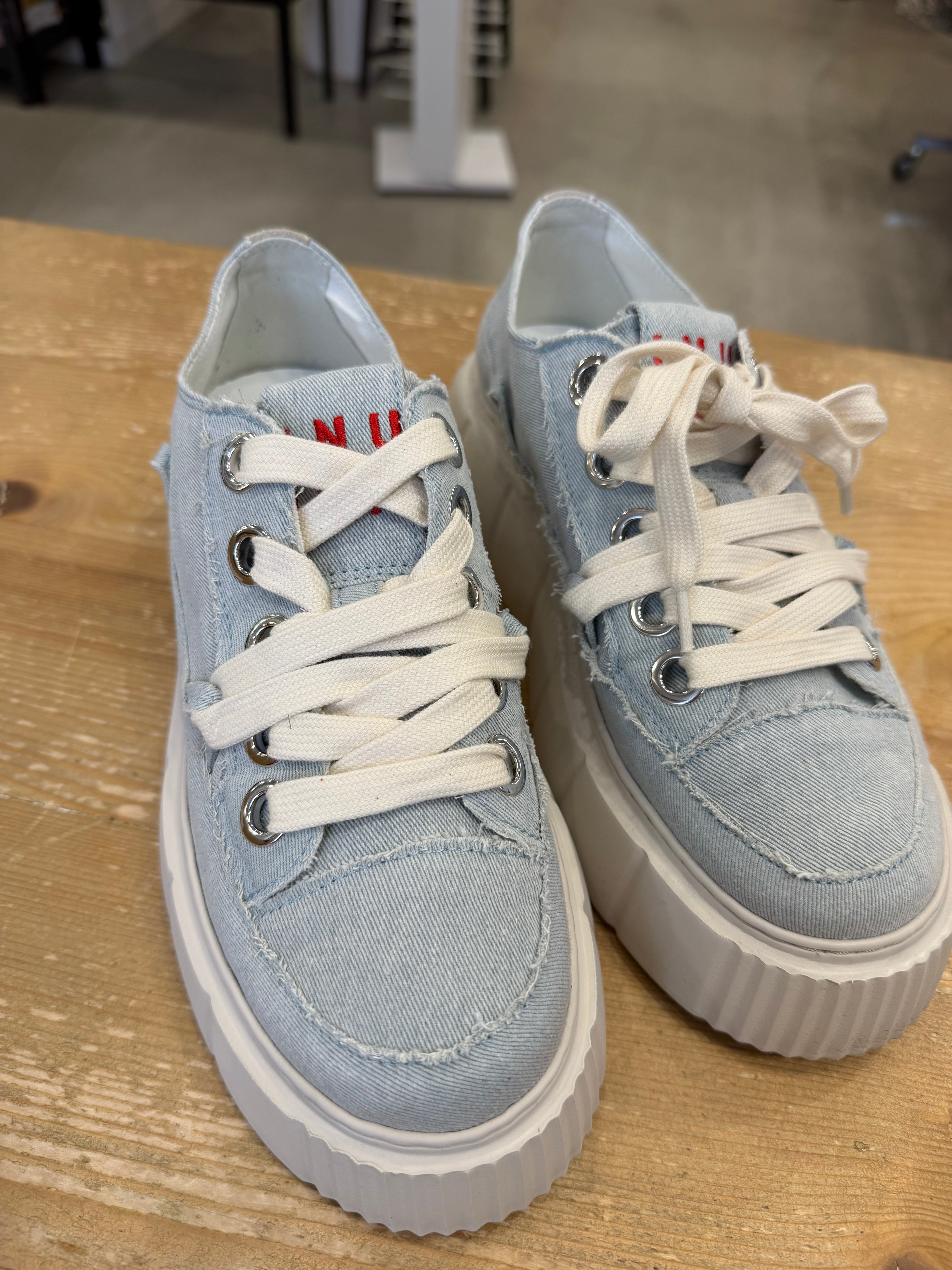 Schuhe Matilda Freyed Denim Inuikii