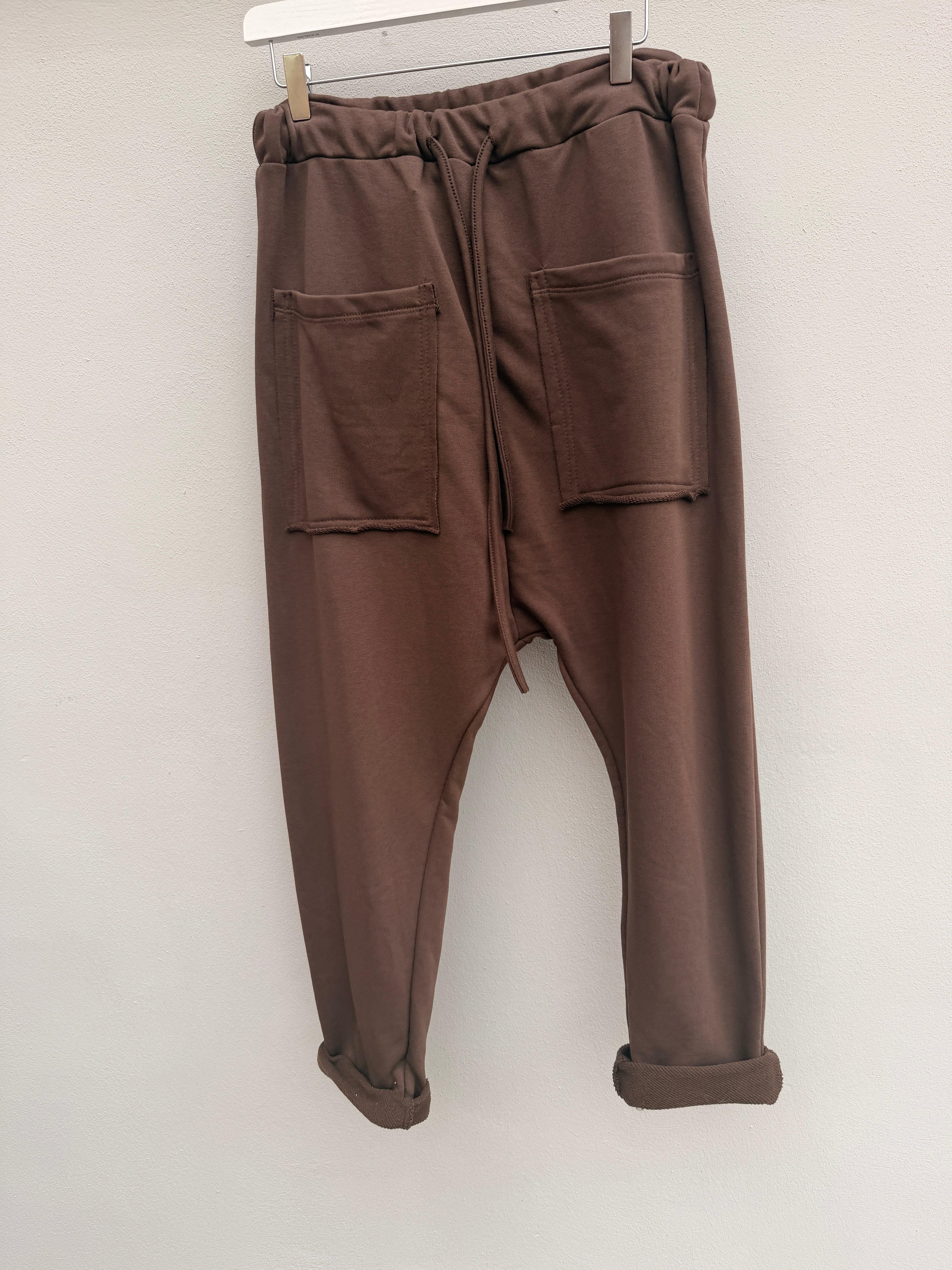 Hose Nuri
