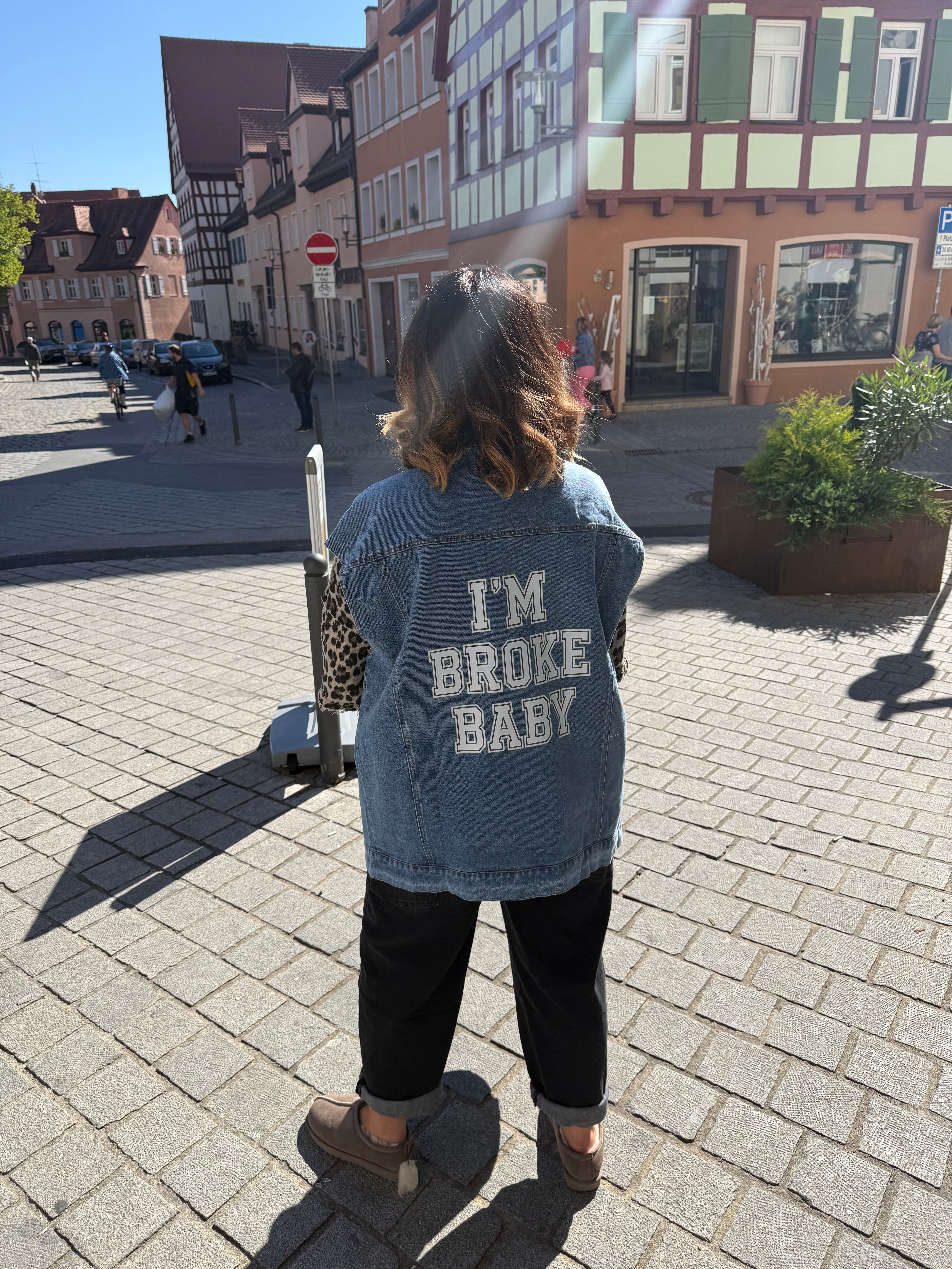 IM BROKE BABY WESTE