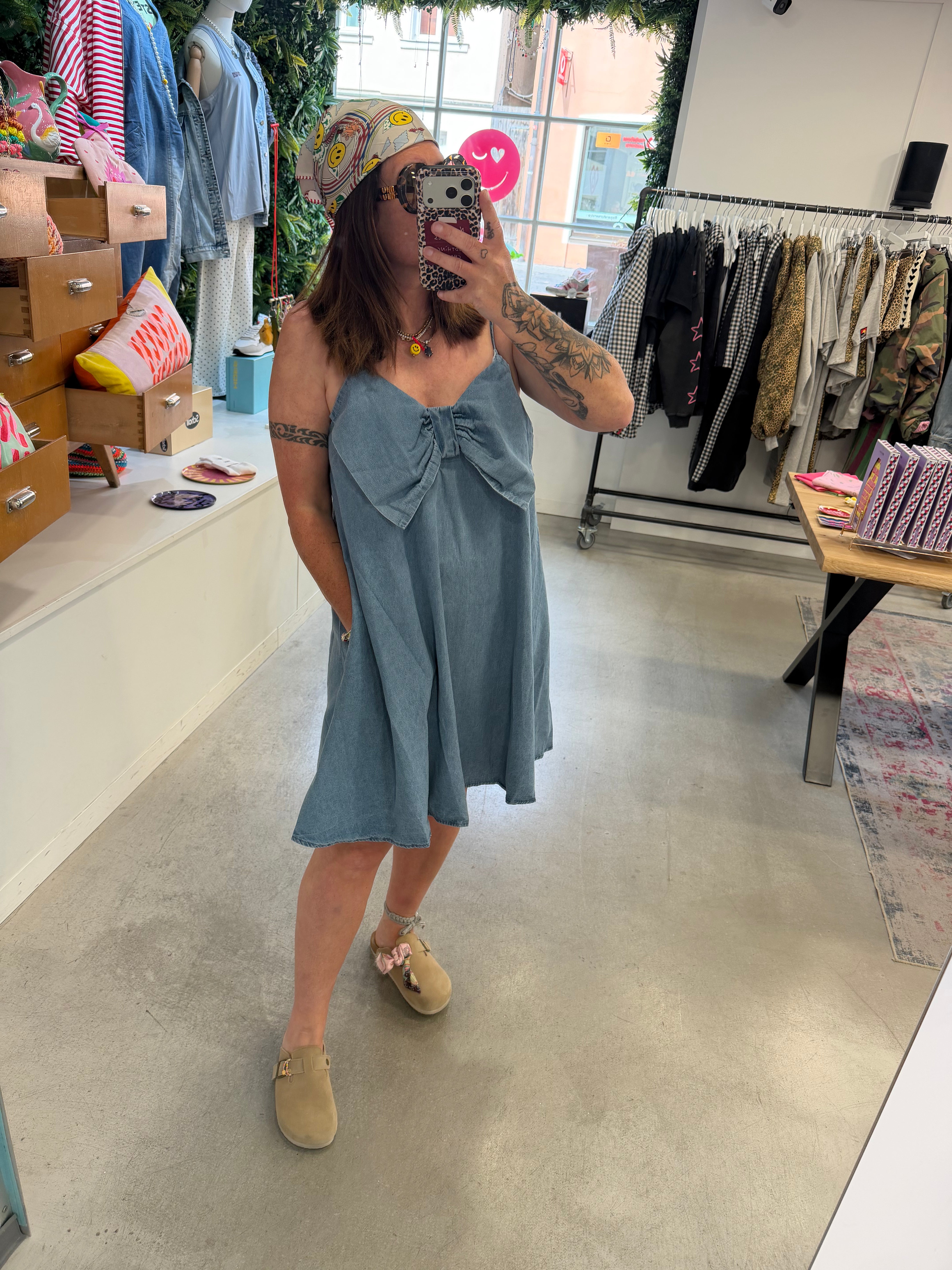Kleid Schleife