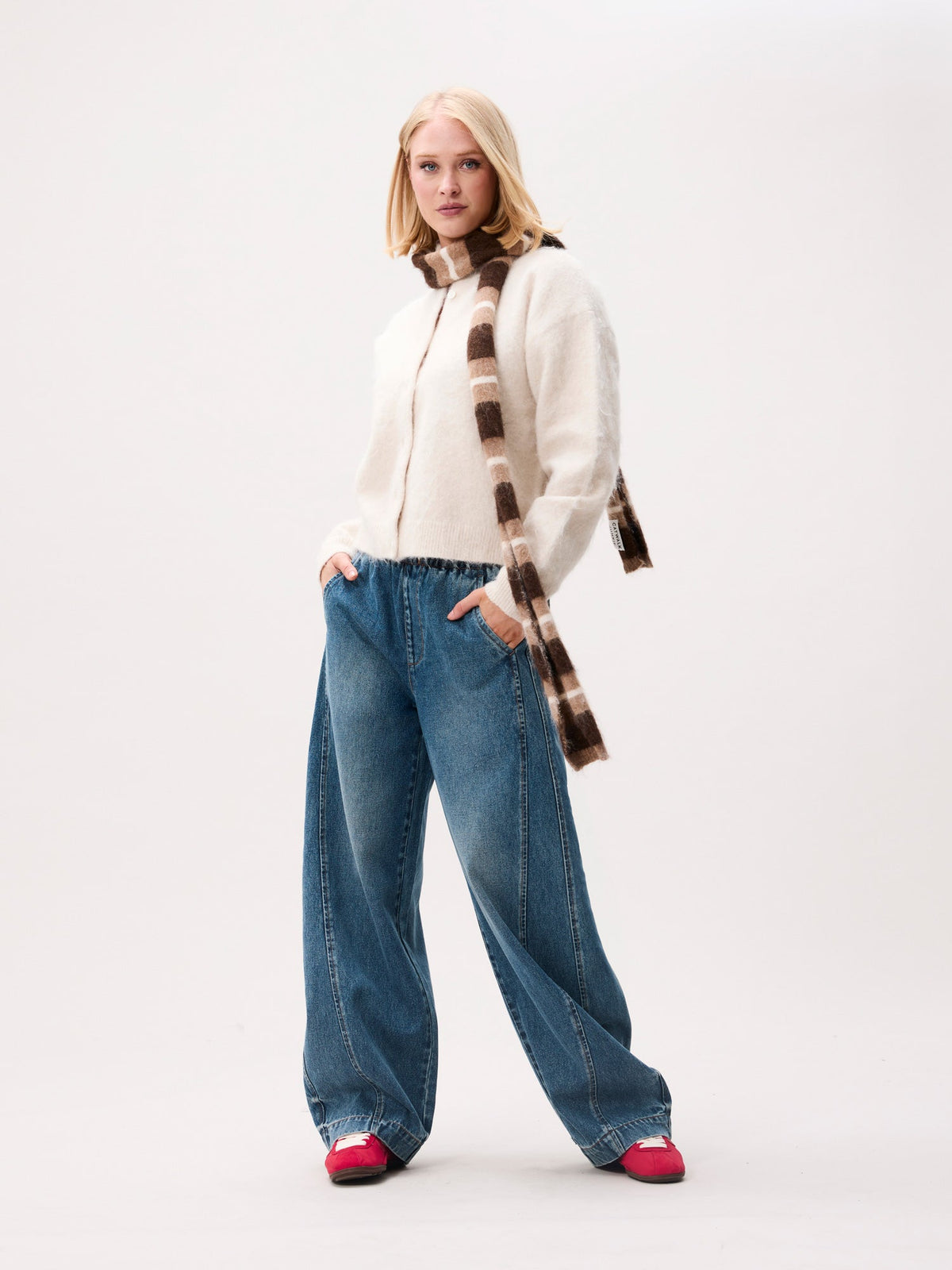 Catwalk Junkie Barrel Fit Jogger – Medium Blue