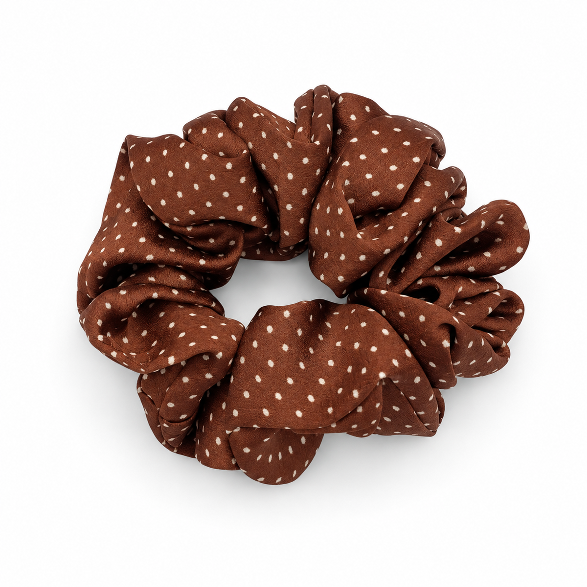 Brauner Scrunchie mit weißen Punkten